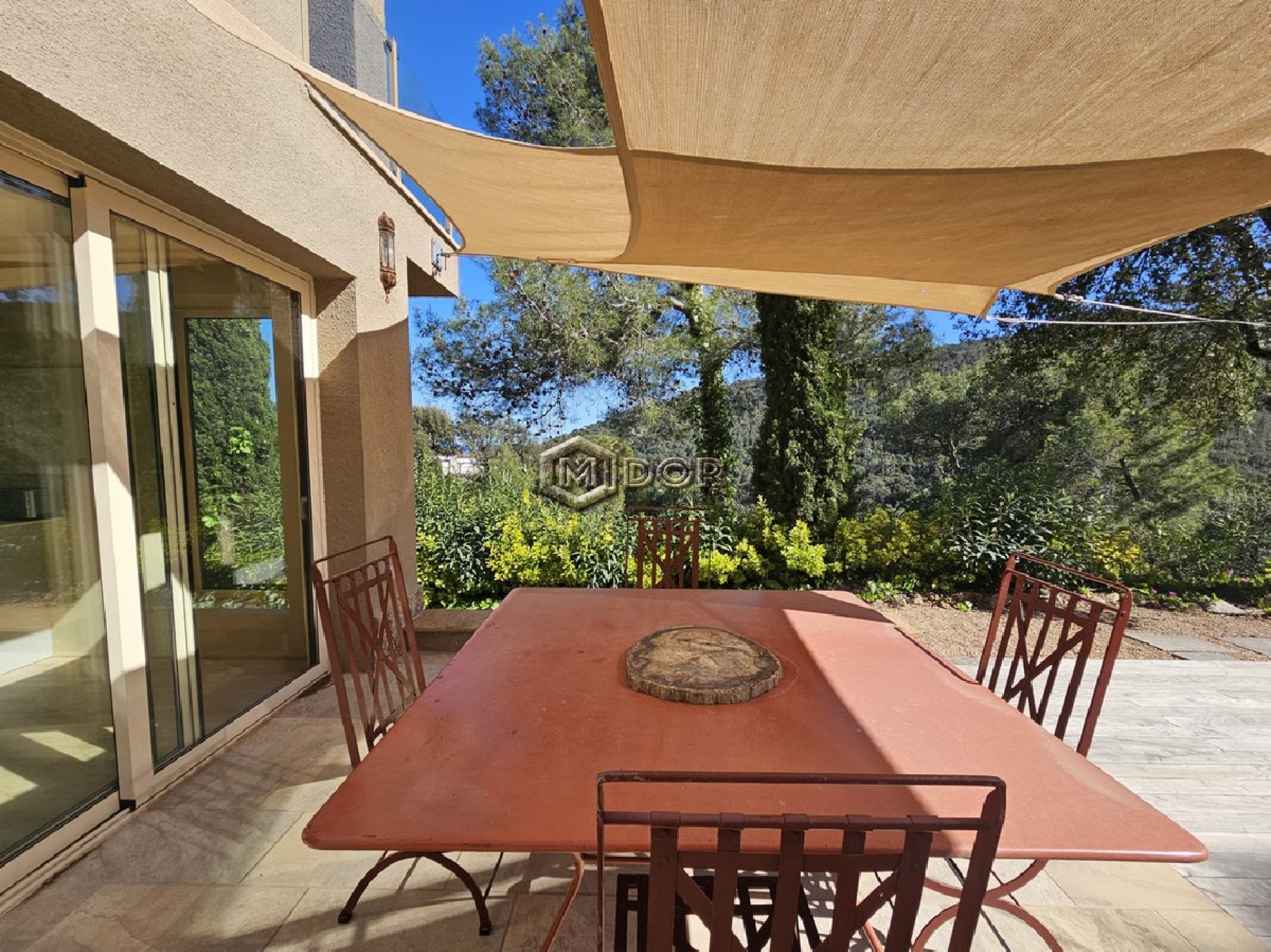 CASA AMB PISCINA I VISTES A LA MUNTANYA