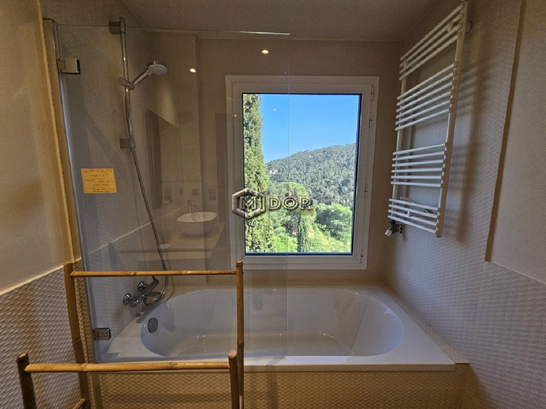 CASA AMB PISCINA I VISTES A LA MUNTANYA