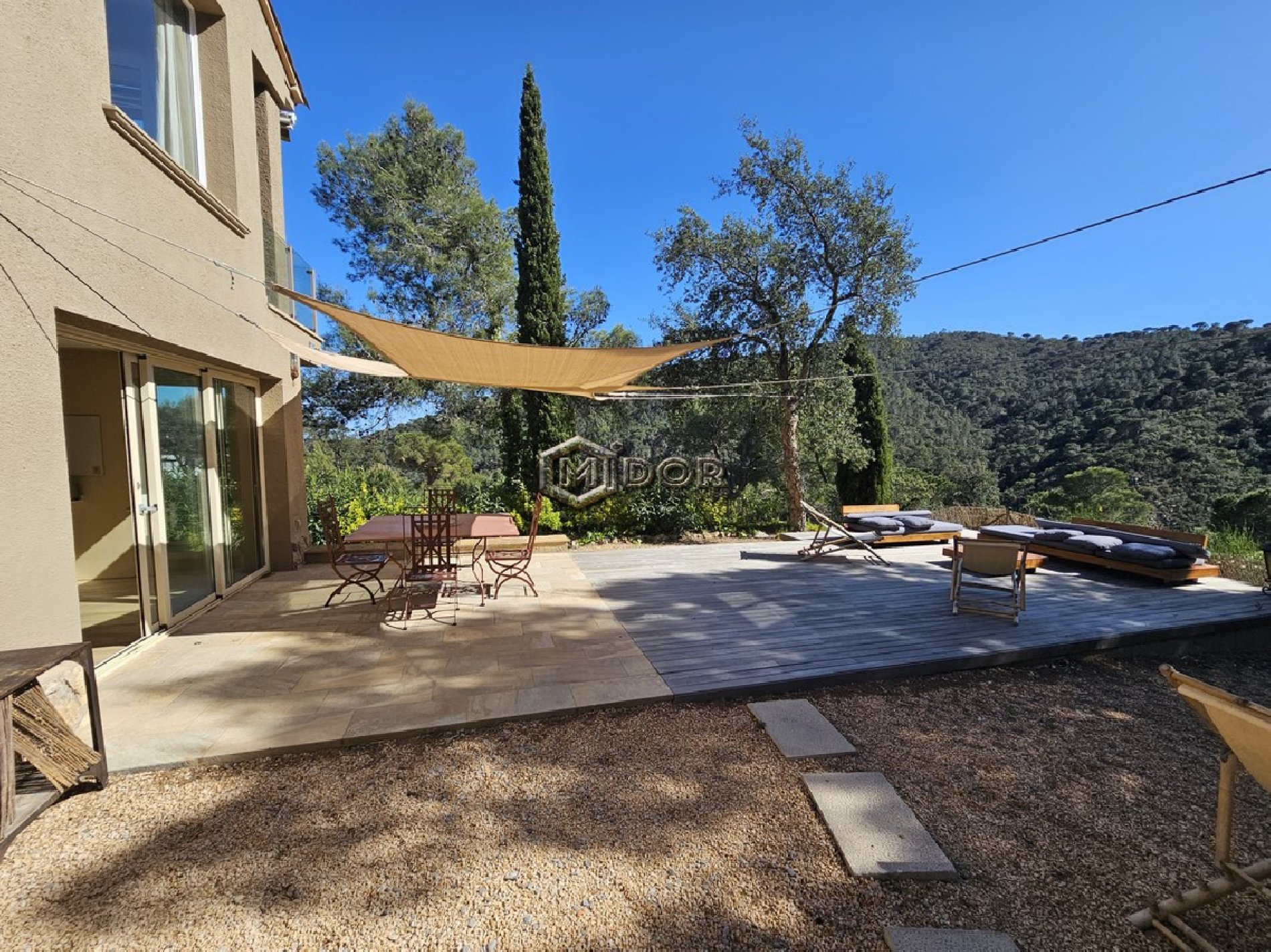 CASA AMB PISCINA I VISTES A LA MUNTANYA