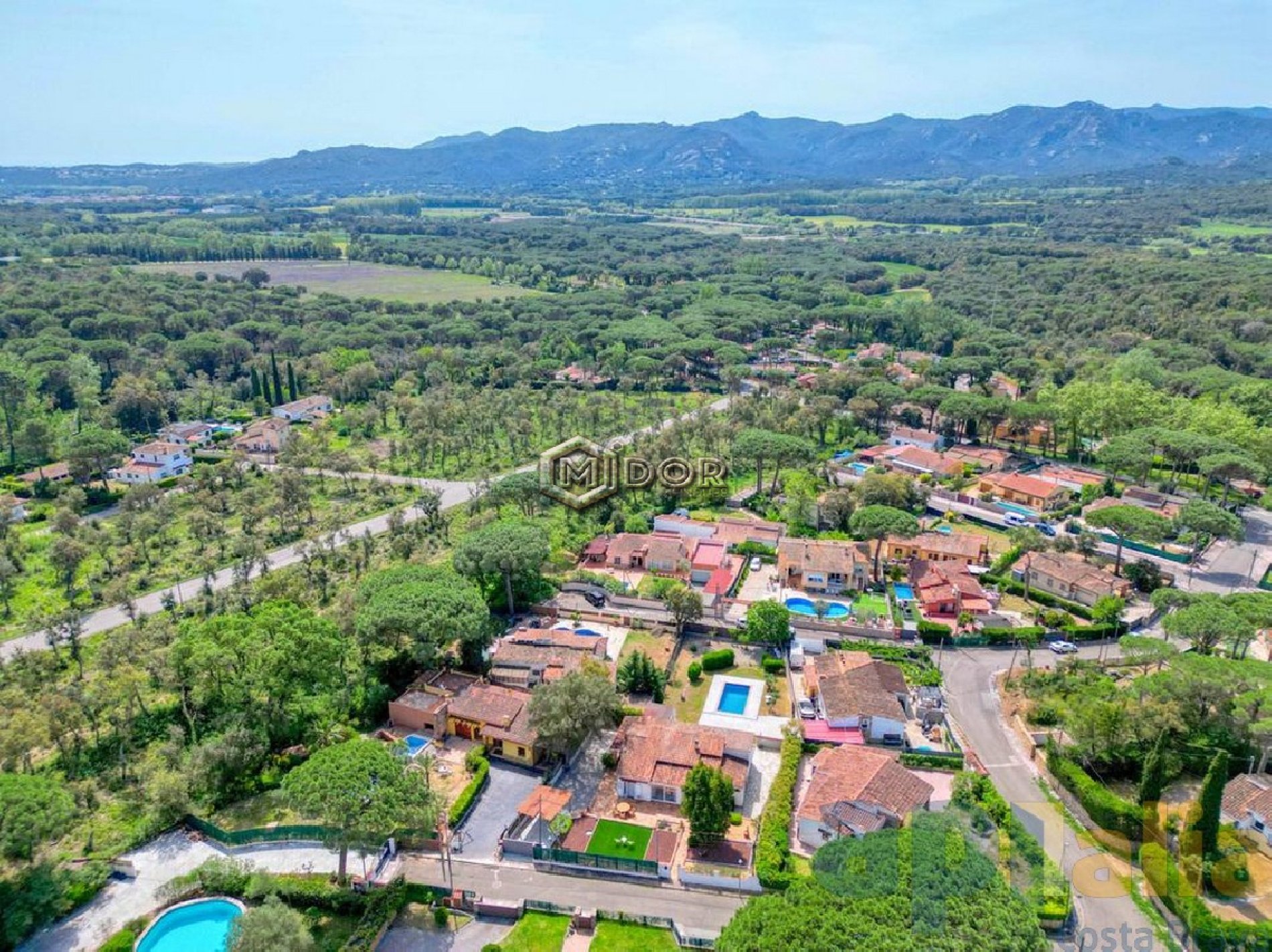 CASA EN PLANTA BAIXA AMB JARDÍ I PISCINA A BELL LLOC STA. CRISTINA D'ARO