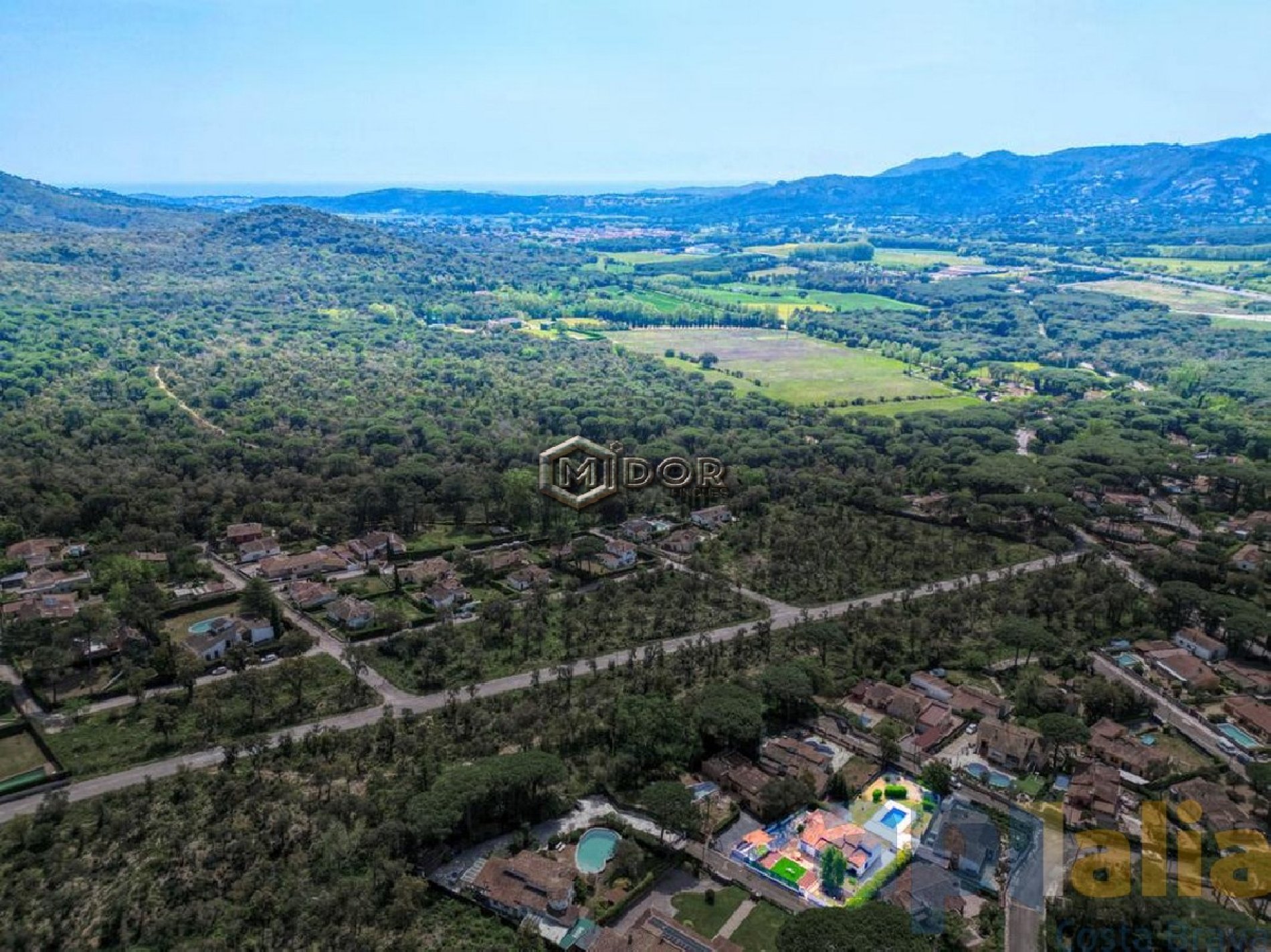 CASA EN PLANTA BAIXA AMB JARDÍ I PISCINA A BELL LLOC STA. CRISTINA D'ARO