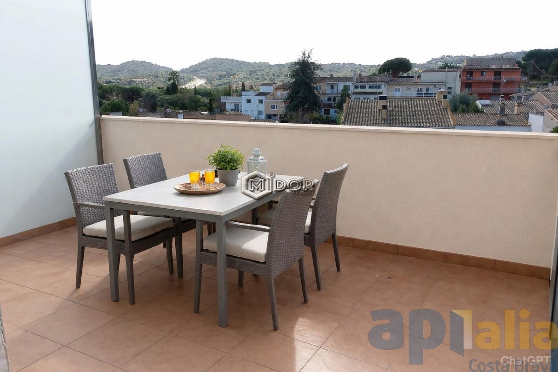 APARTAMENT AMB TERRASSA PÀRQUING I PISCINA COMUNITÀRIA