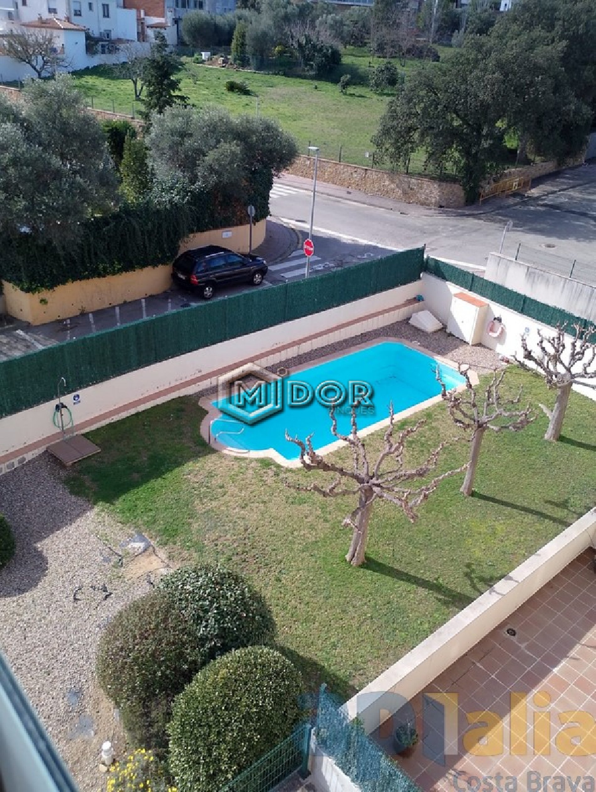APARTAMENT AMB TERRASSA PÀRQUING I PISCINA COMUNITÀRIA