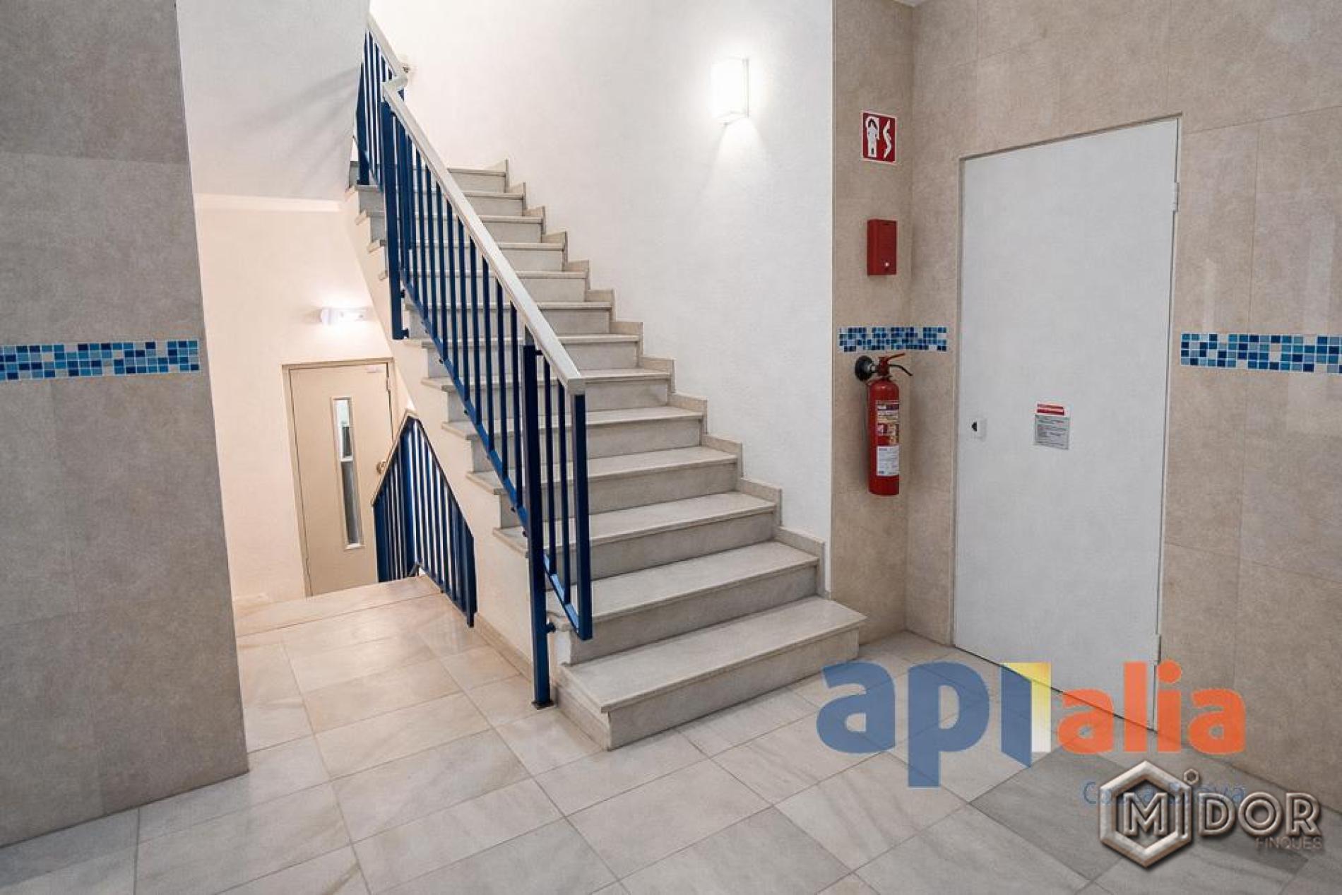 APARTAMENT A 1r LÍNIA DE MAR AMB TERRASSA