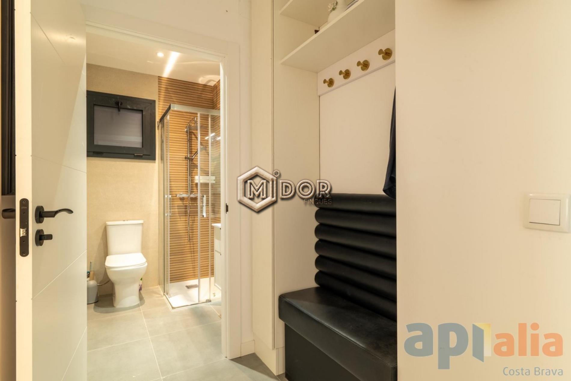 MODERN VILLA WITH PRIVATE POOL, GARAGE AND GARDEN IN CAN SOLÀ GROS II