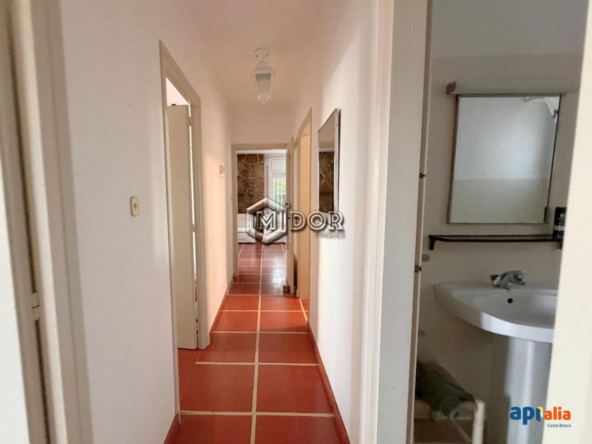 HOUSE WITH PRIVATE GARDEN AND 2 INDEPENDENT HOMES, SECOND LINE FROM THE SEA IN PLATJA D’ARO