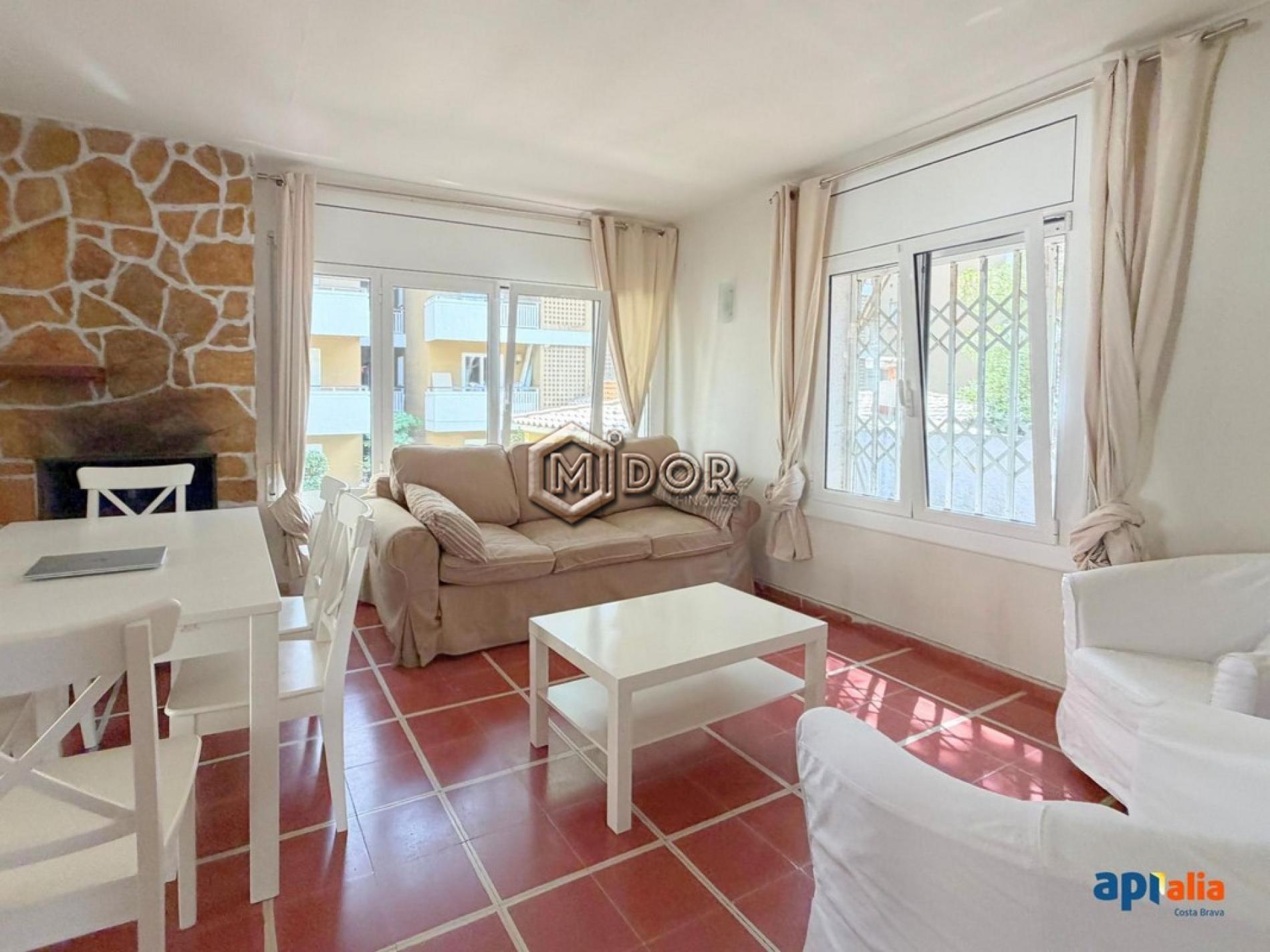 HOUSE WITH PRIVATE GARDEN AND 2 INDEPENDENT HOMES, SECOND LINE FROM THE SEA IN PLATJA D’ARO