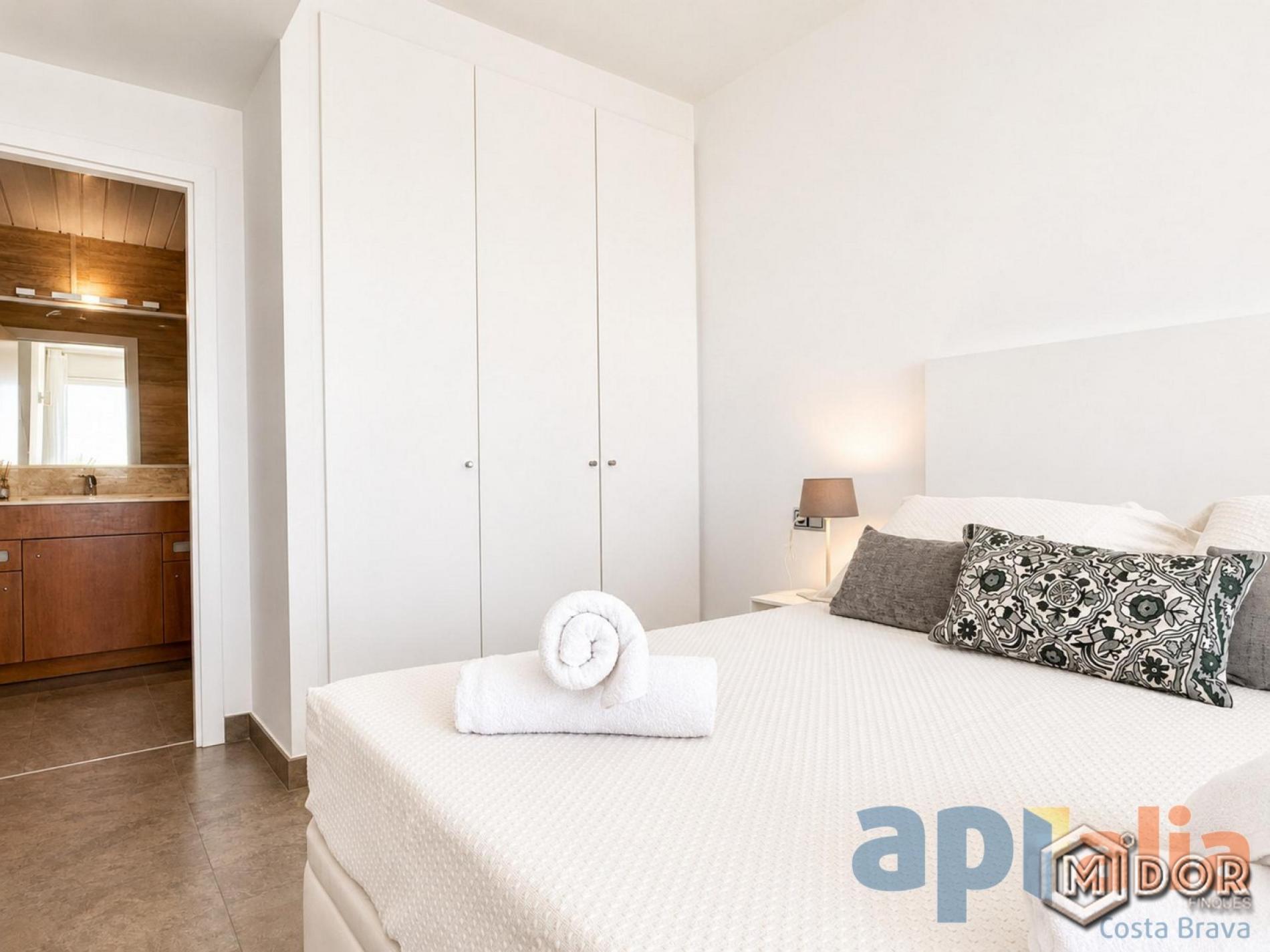 BEACHFRONT APARTMENT WITH TORURIST LICENSE