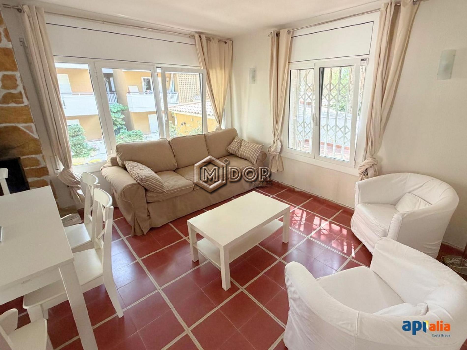 HOUSE WITH PRIVATE GARDEN AND 2 INDEPENDENT HOMES, SECOND LINE FROM THE SEA IN PLATJA D’ARO