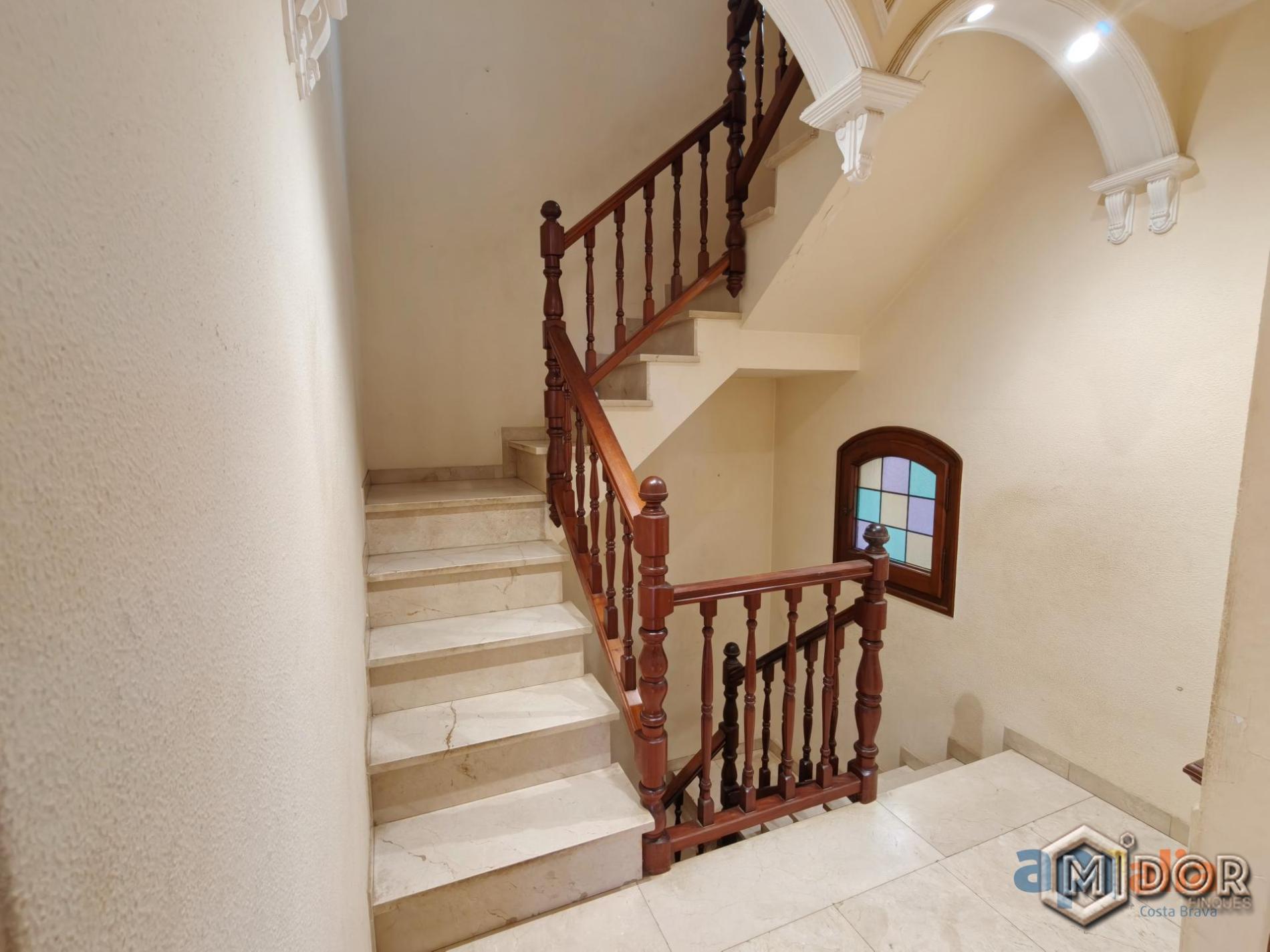 CASA A REFORMAR EN CALONGE