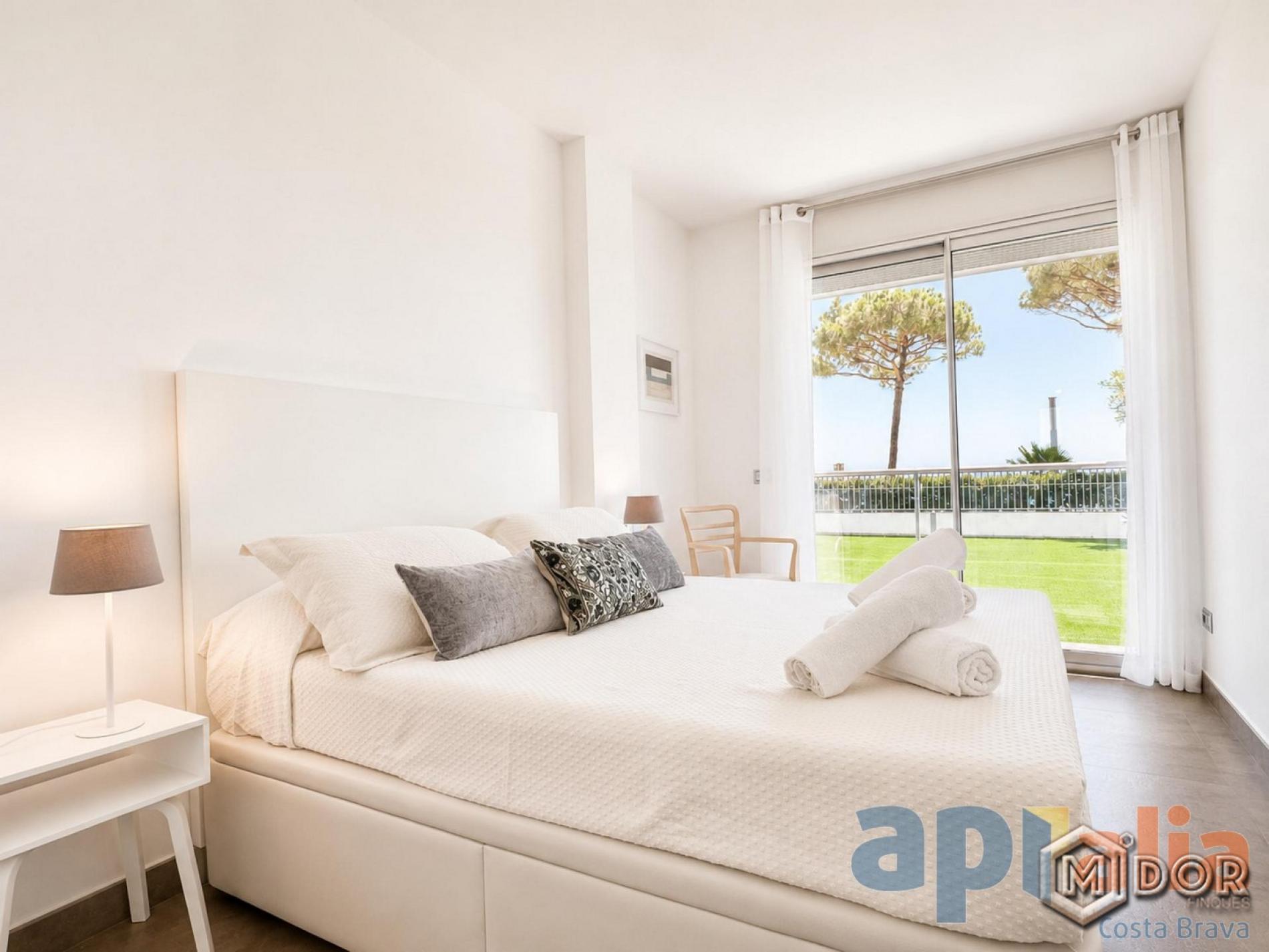 BEACHFRONT APARTMENT WITH TORURIST LICENSE