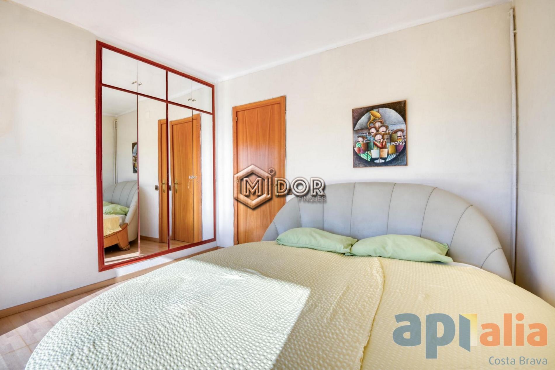 APARTAMENTO CON TERRAZA Y VISTAS (ZONA PORT D'ARO - PLATJA D'ARO)