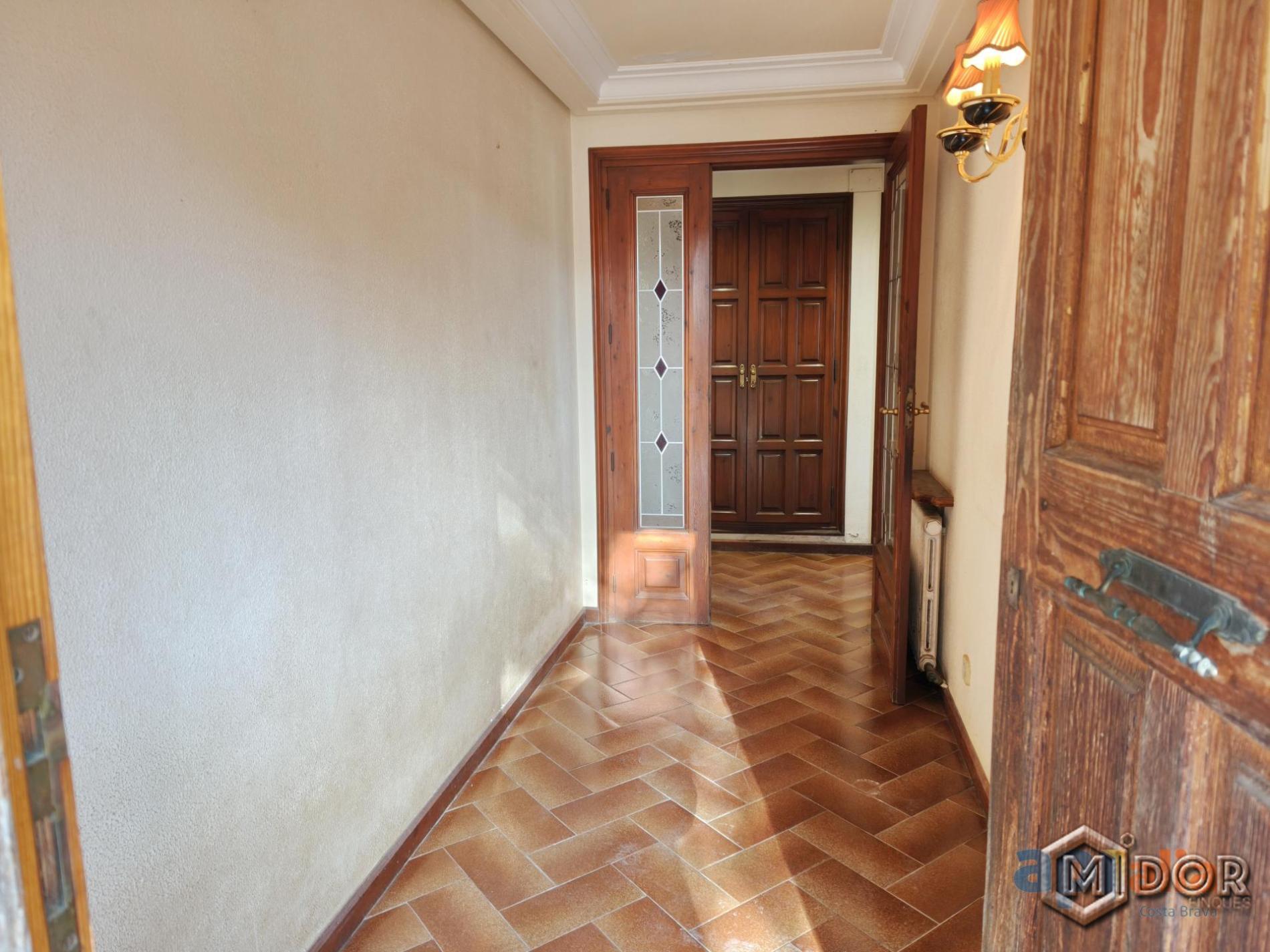 CASA A REFORMAR EN CALONGE