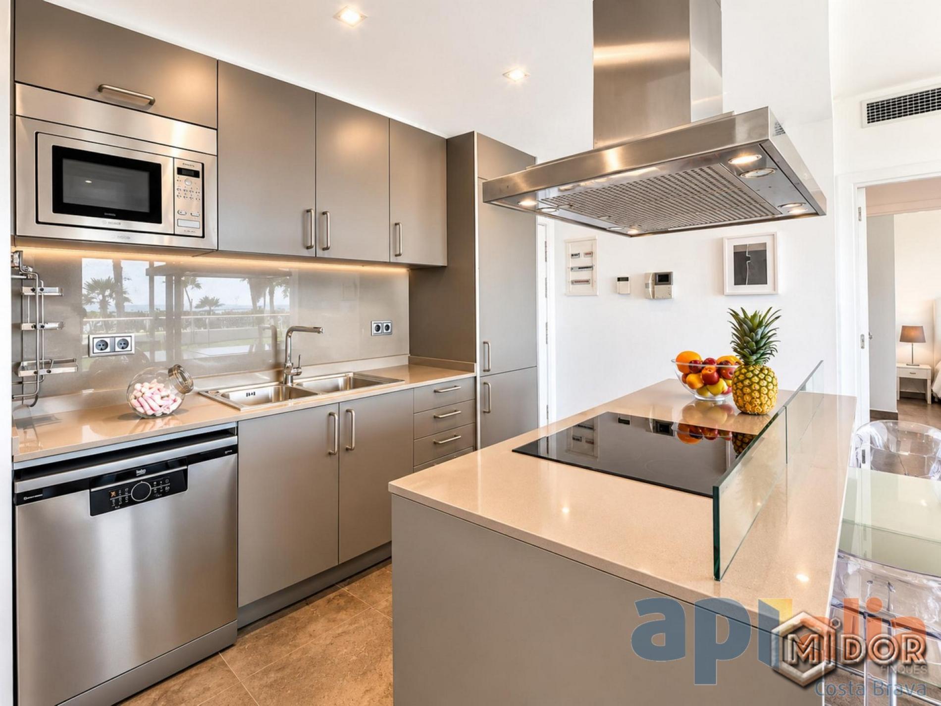 BEACHFRONT APARTMENT WITH TORURIST LICENSE