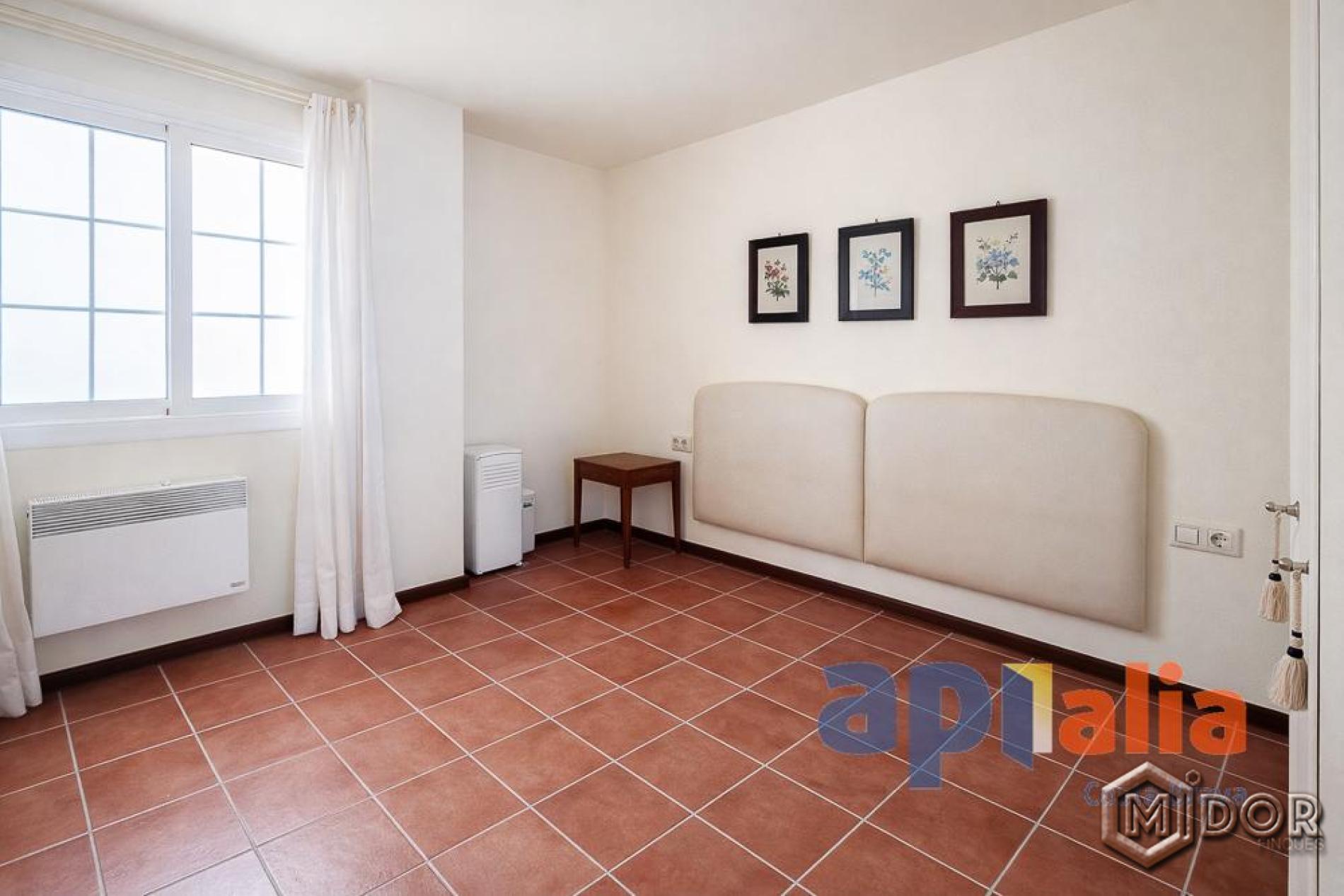 APARTAMENT A 1r LÍNIA DE MAR AMB TERRASSA