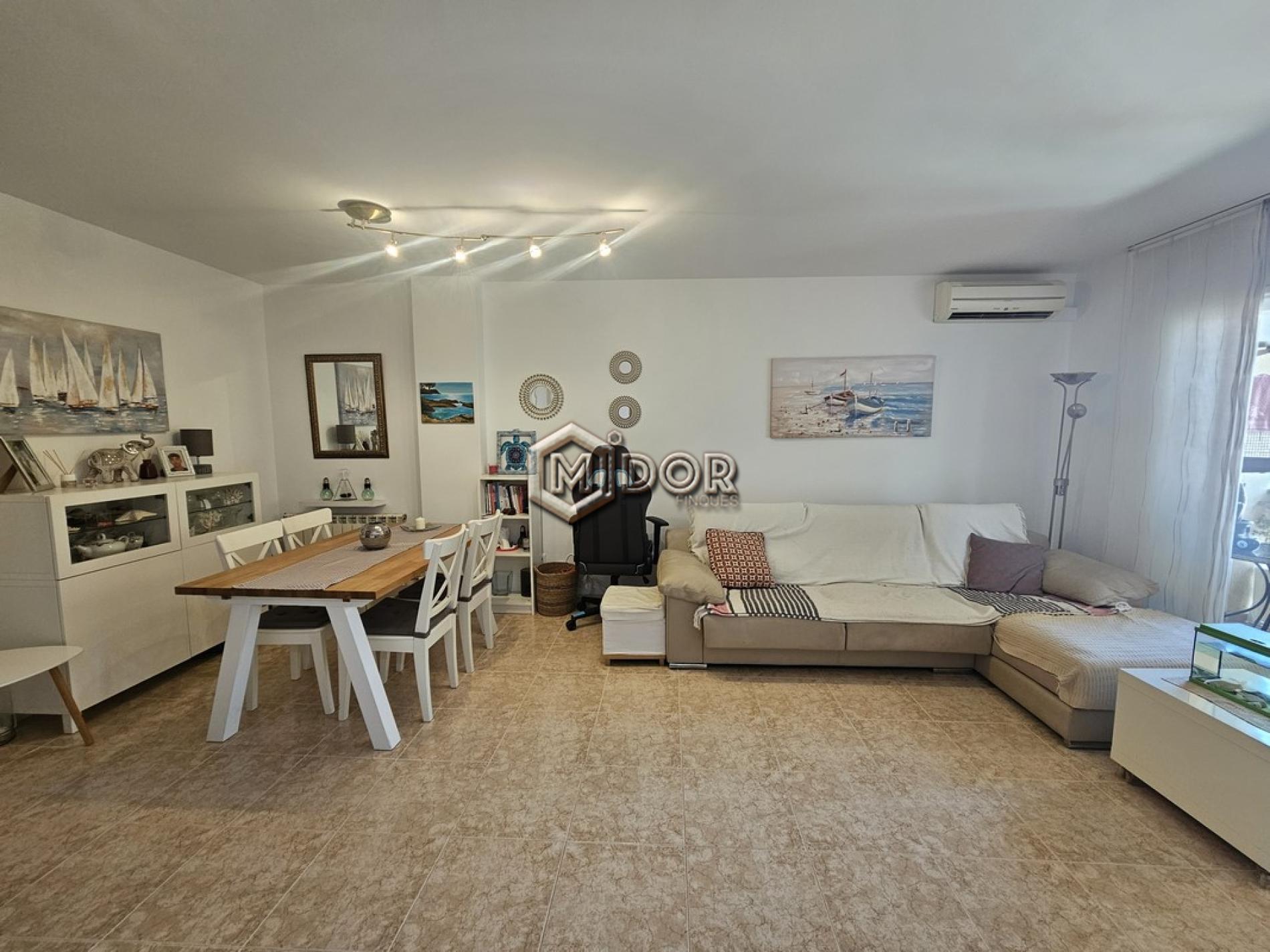 AMPLI I LLUMINÓS APARTAMENT A SANT FELIU DE GUÍXOLS (ZONA ESCLAT)