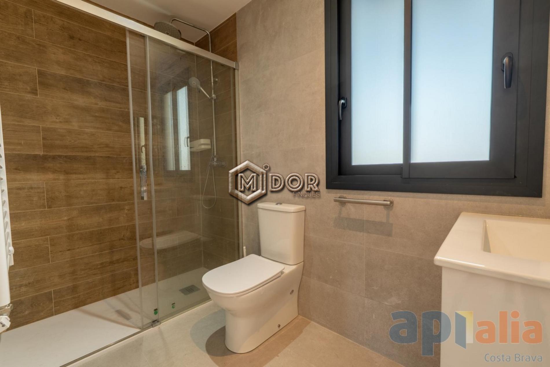 MODERN VILLA WITH PRIVATE POOL, GARAGE AND GARDEN IN CAN SOLÀ GROS II