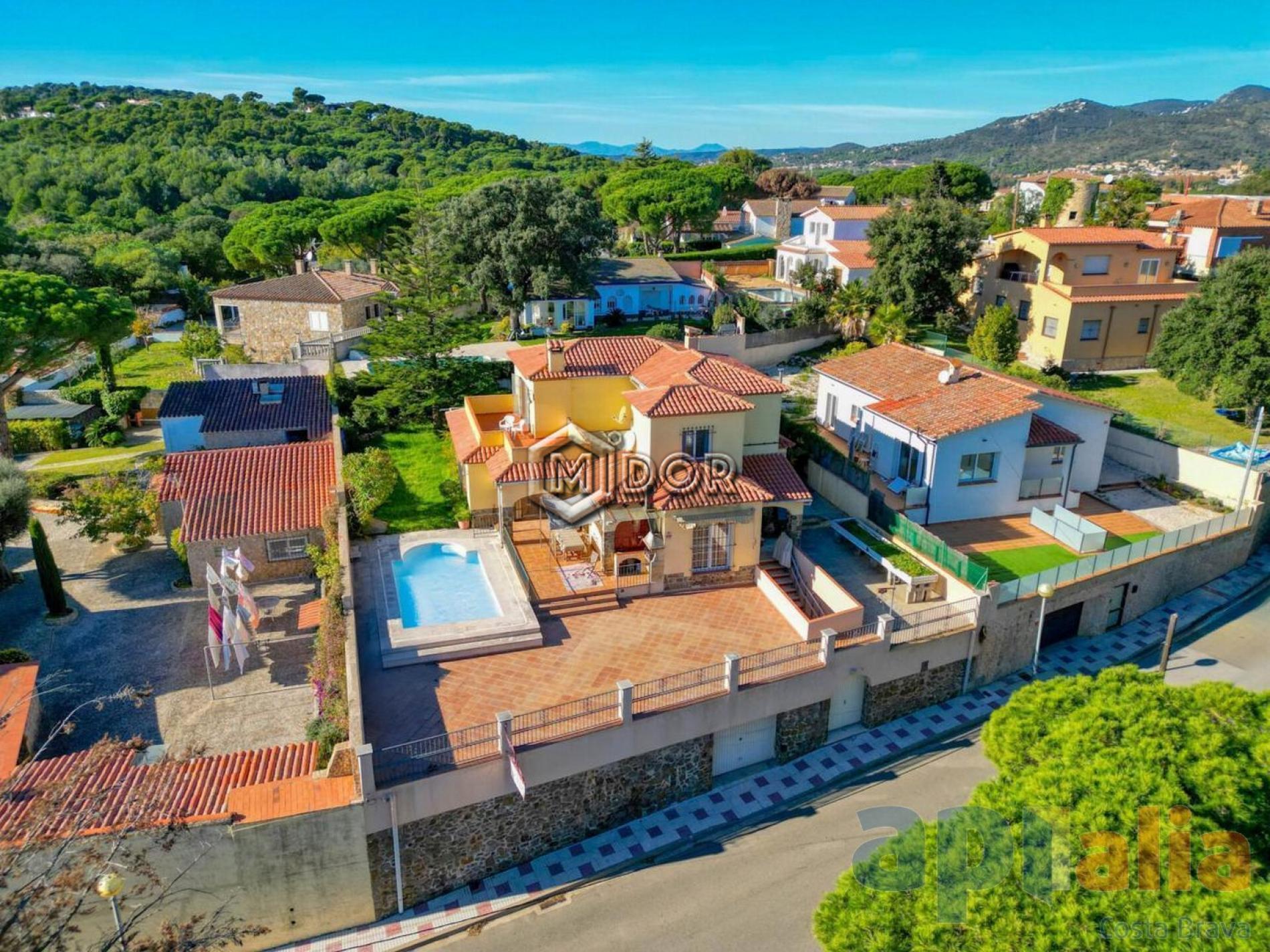 CASA AMB JARDÍ I PISCINA A S'AGARÓ