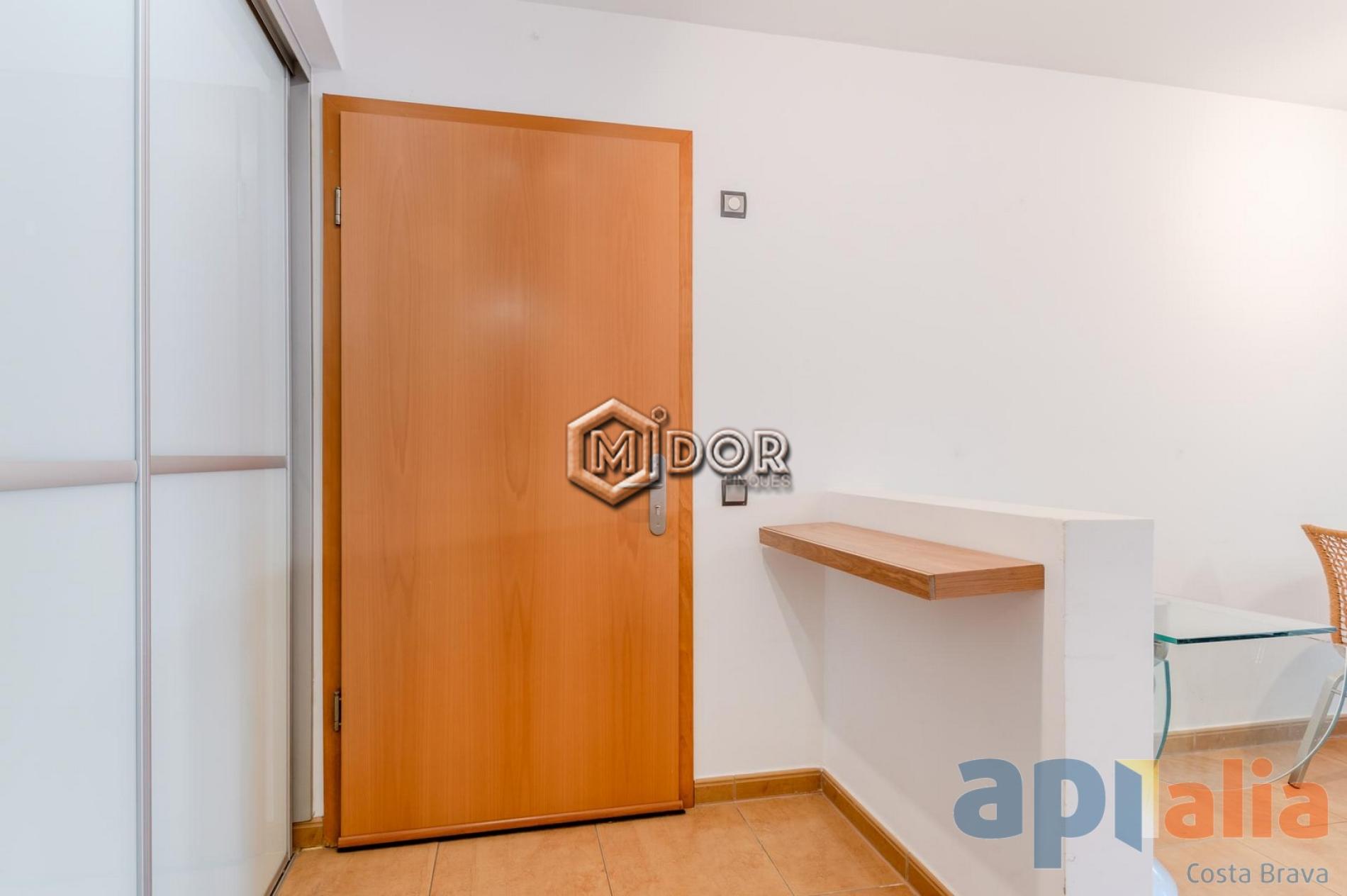 APARTMENT WITH TERRACE IN CASSA DE LA SELVA