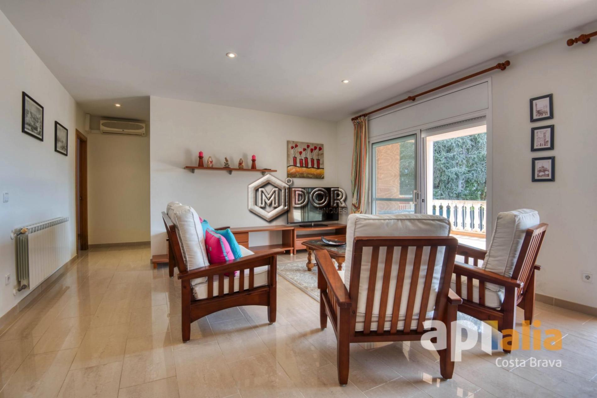 HOUSE WITH POOL IN CALONGE