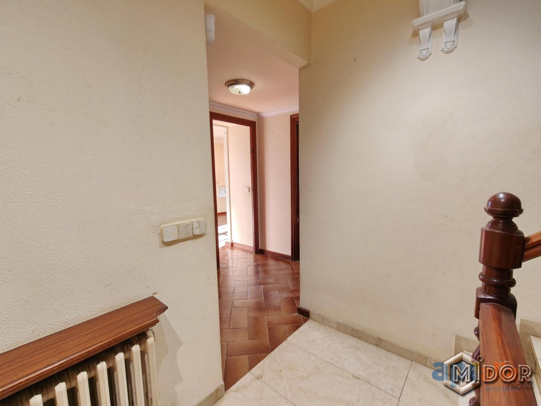 CASA A REFORMAR EN CALONGE