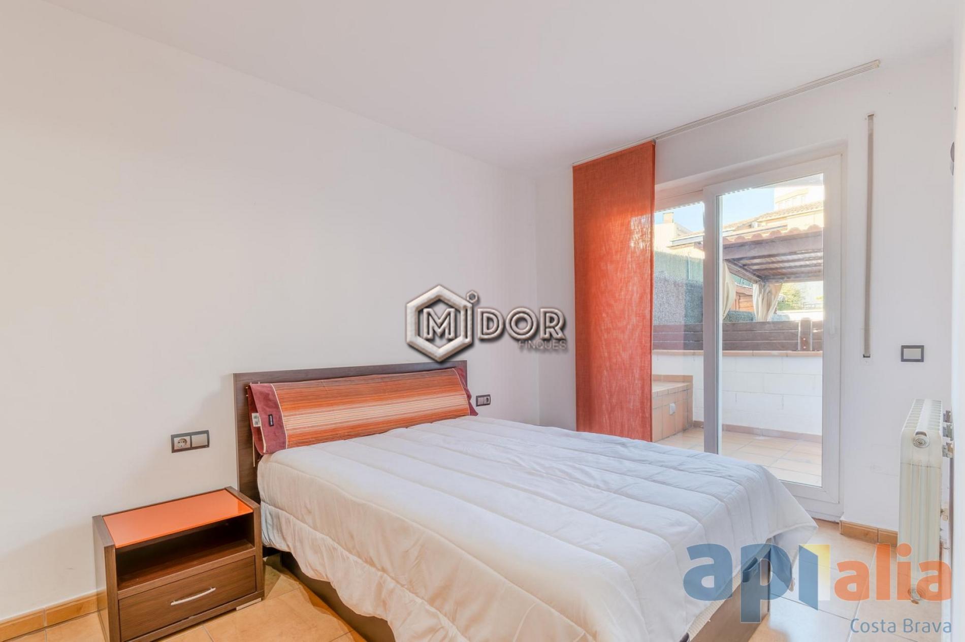 APARTMENT WITH TERRACE IN CASSA DE LA SELVA