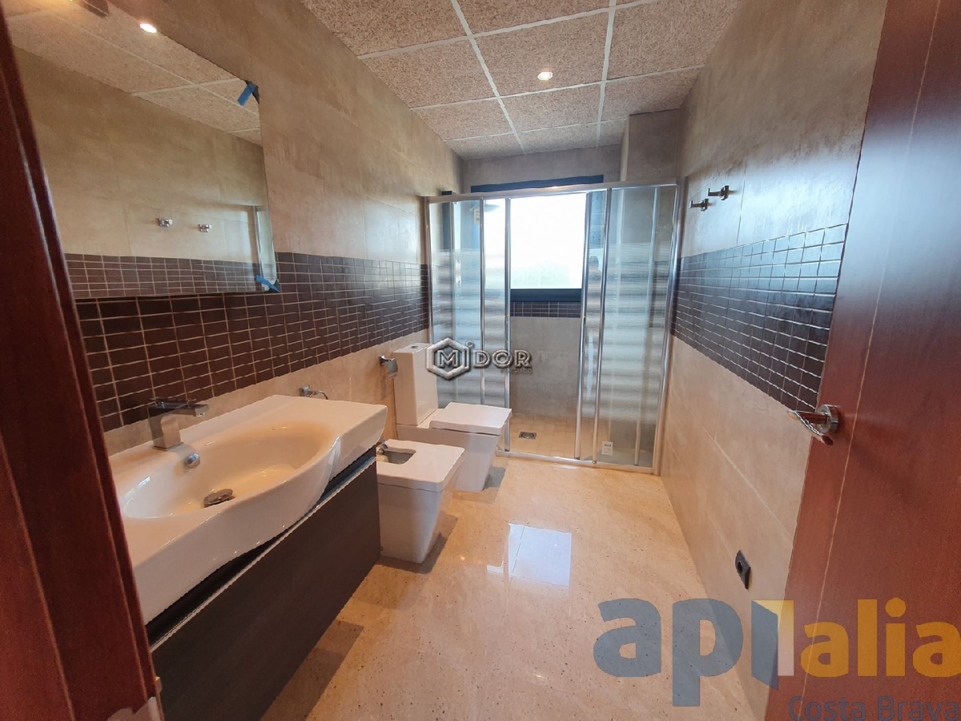 Exclusiva casa d'obra nova a S'Agaró (Costa Brava), a menys d'1km de la platja de Sant Pol i amb vistes a mar.