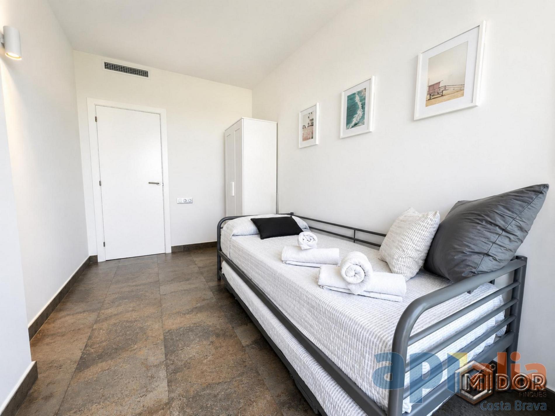 BEACHFRONT APARTMENT WITH TORURIST LICENSE