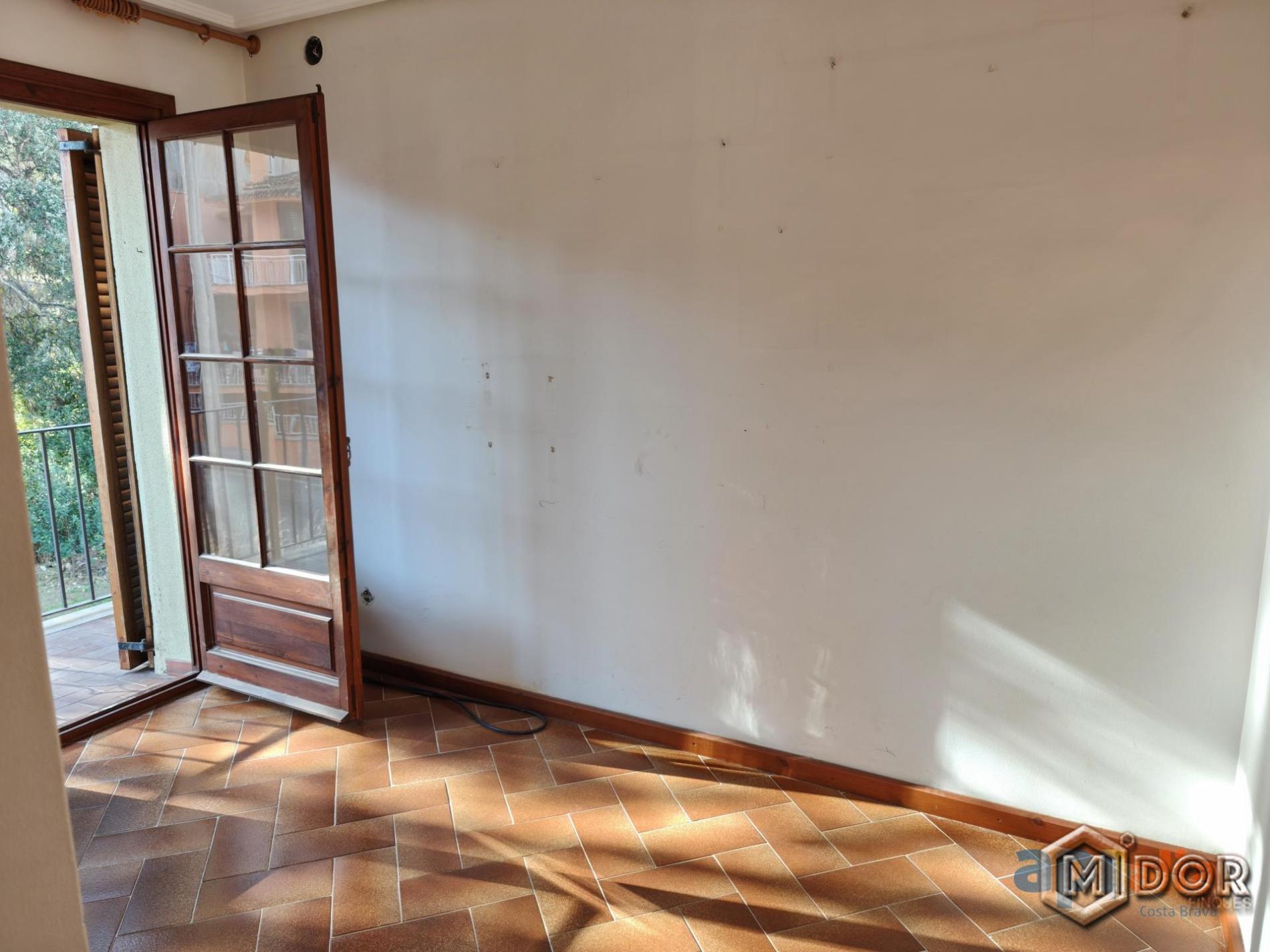 CASA A REFORMAR EN CALONGE
