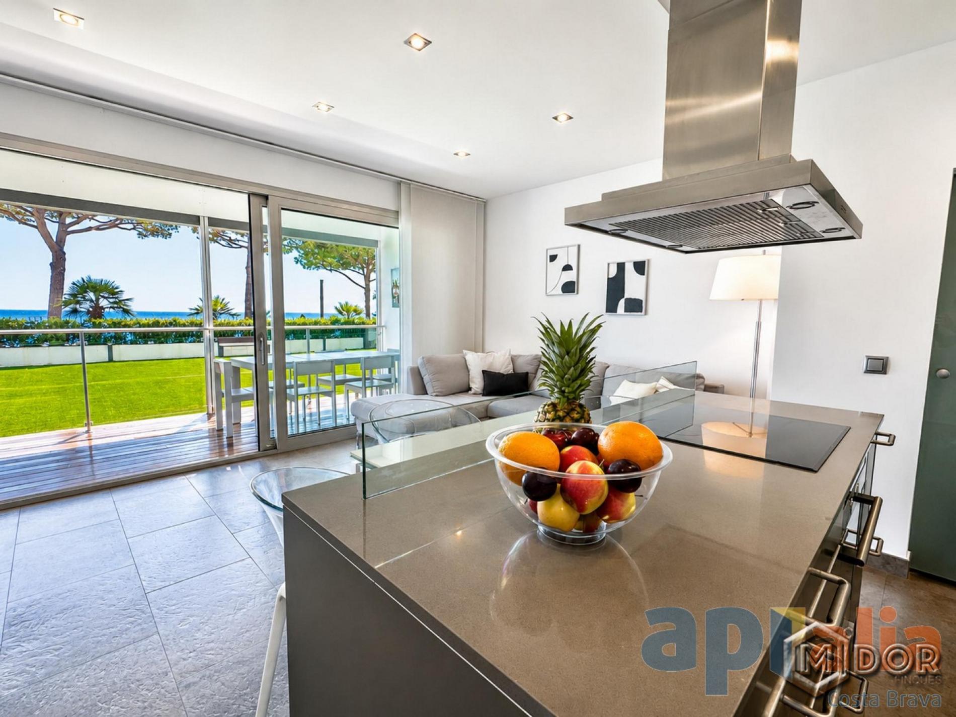 BEACHFRONT APARTMENT WITH TORURIST LICENSE