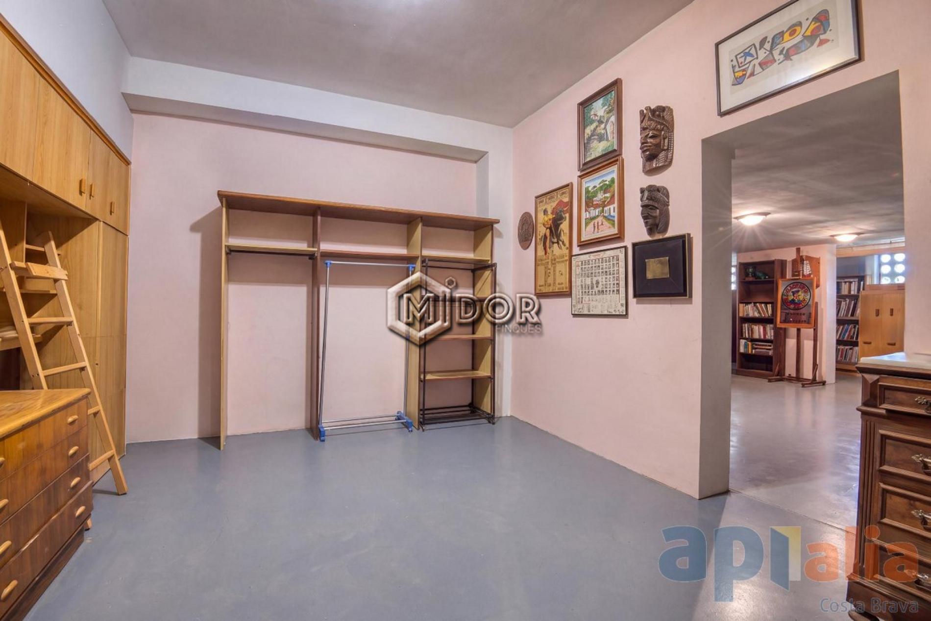 TOWNHOUSE WITH PRIVATE GARDEN IN S’AGARÓ