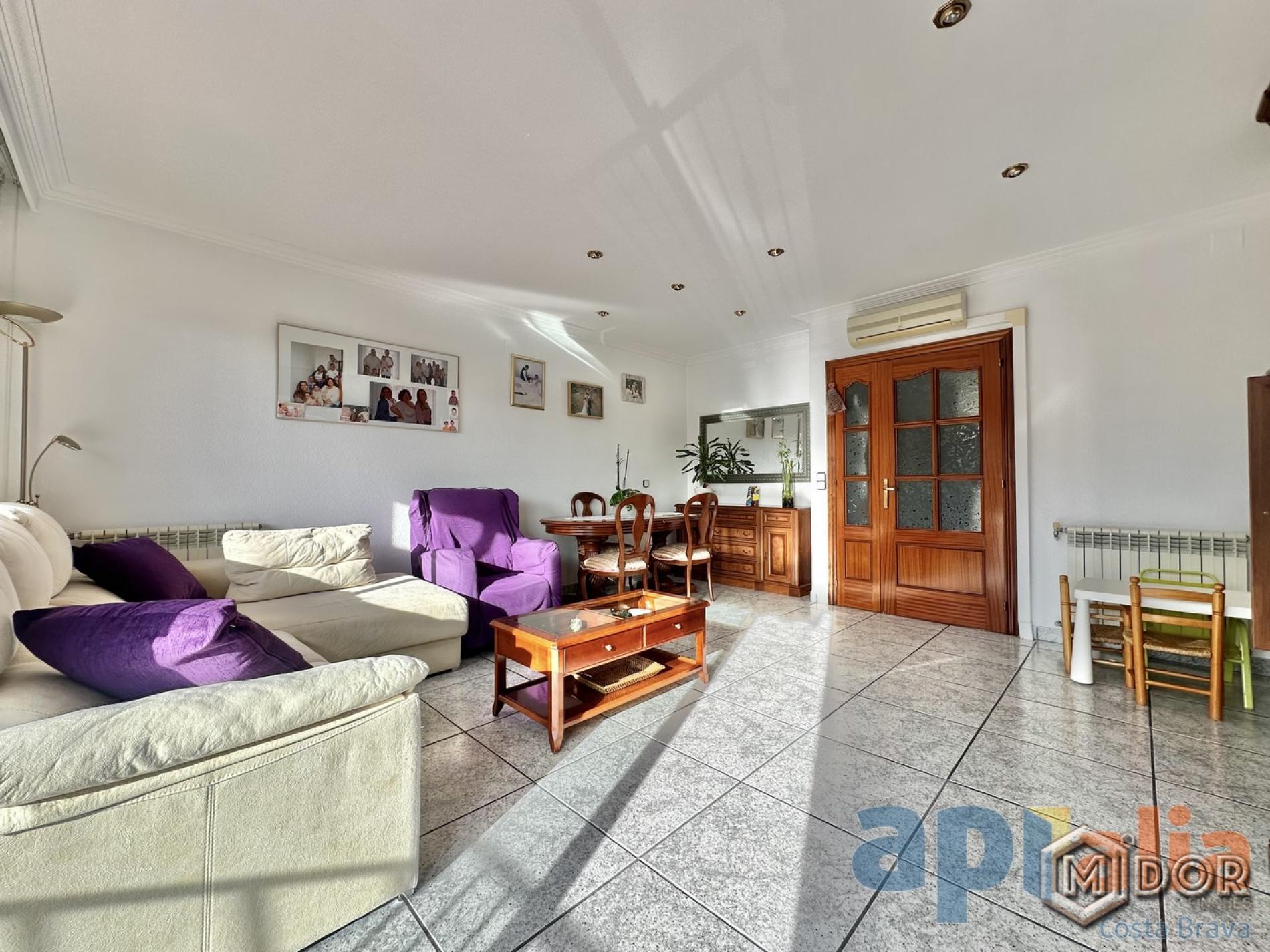 TOWNHOUSE IN THE HEART OF CASTELL-D'ARO