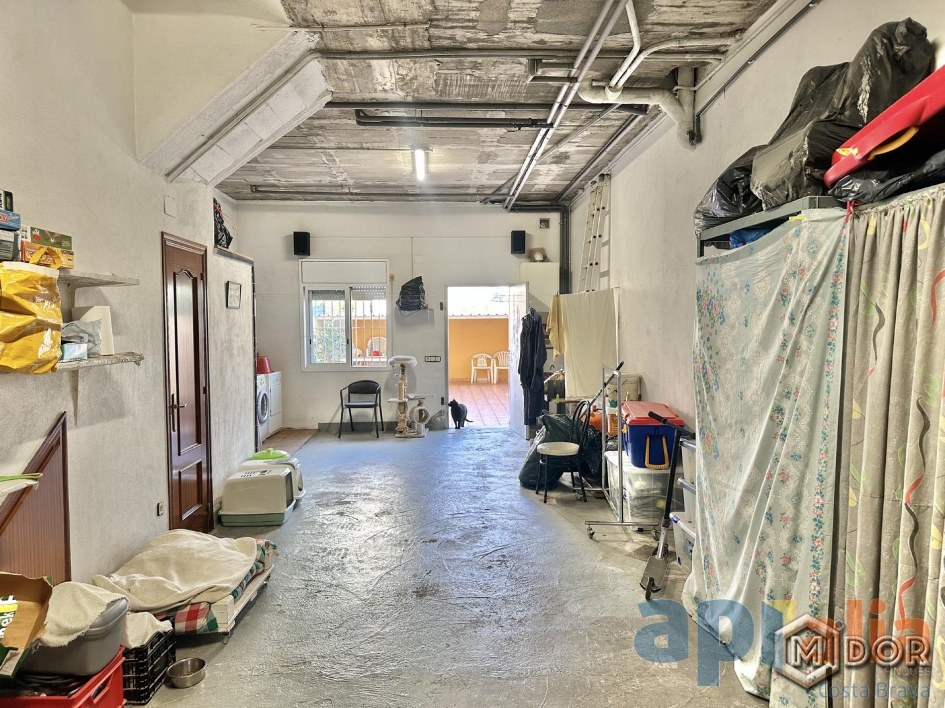 TOWNHOUSE IN THE HEART OF CASTELL-D'ARO