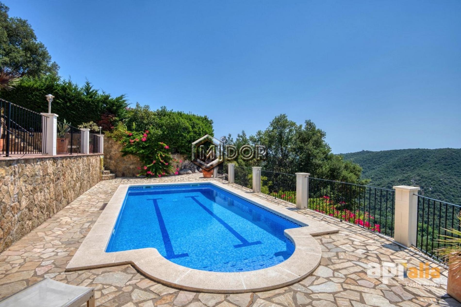 CASA AMB PISCINA A CALONGE