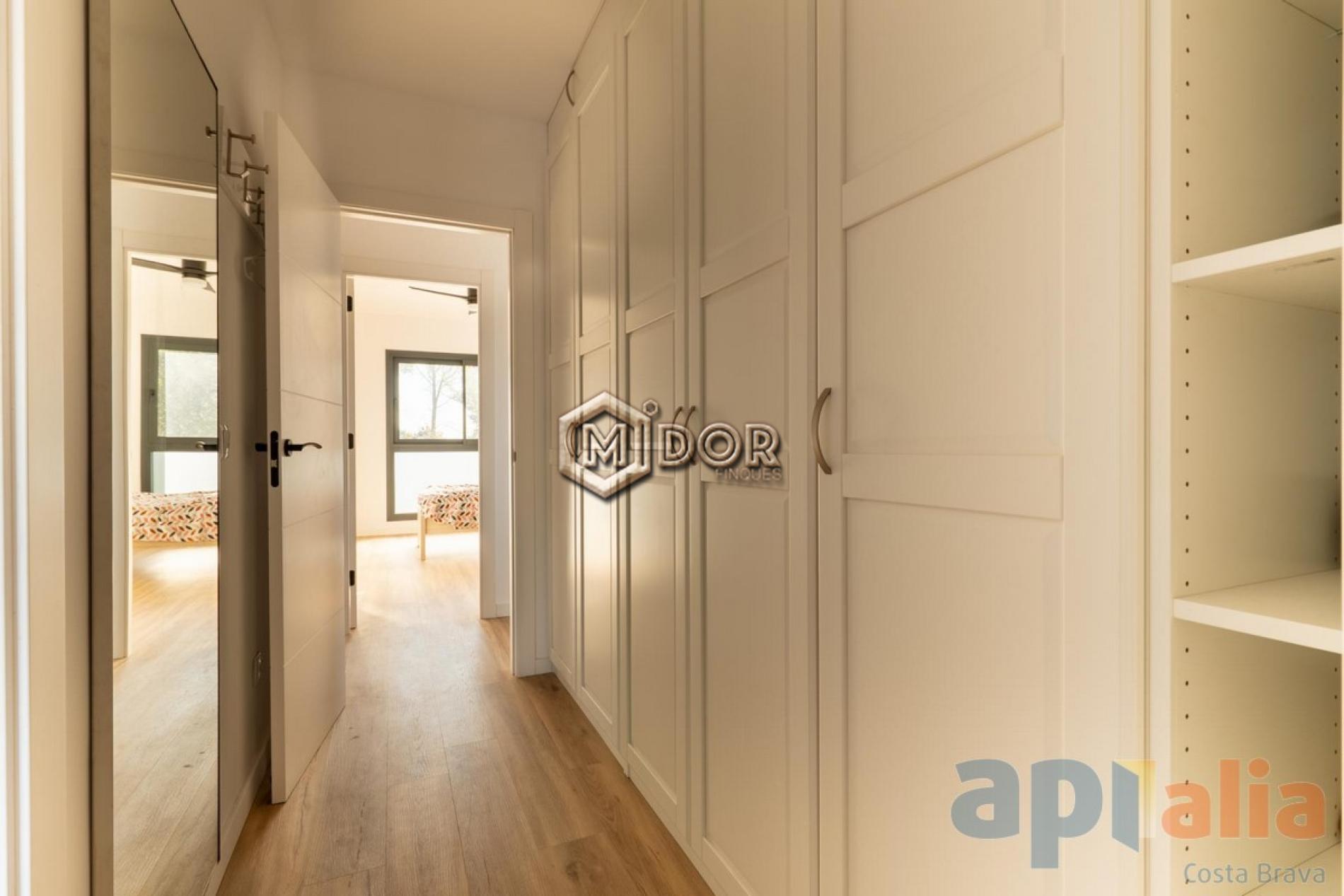 MODERN VILLA WITH PRIVATE POOL, GARAGE AND GARDEN IN CAN SOLÀ GROS II