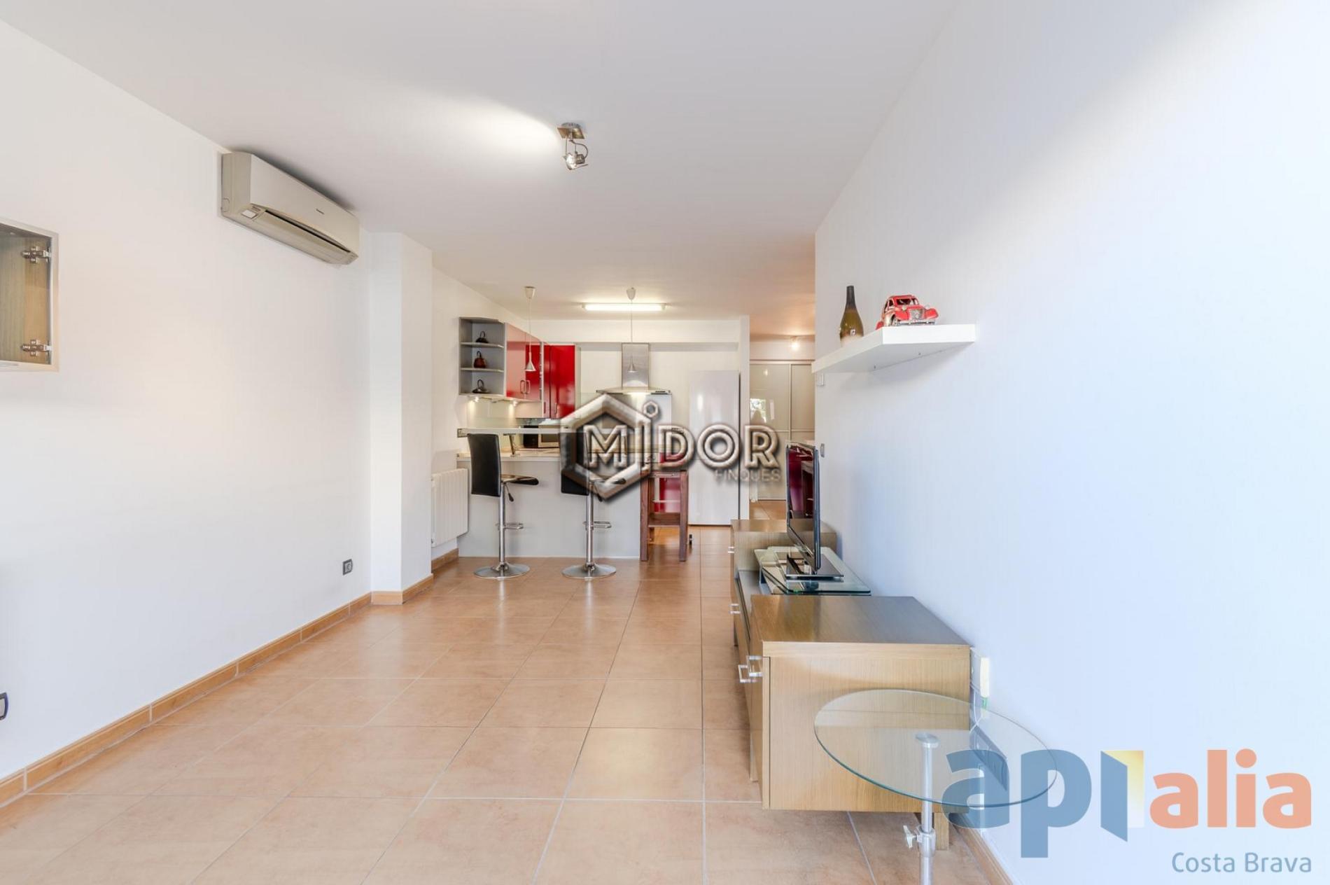APARTMENT WITH TERRACE IN CASSA DE LA SELVA