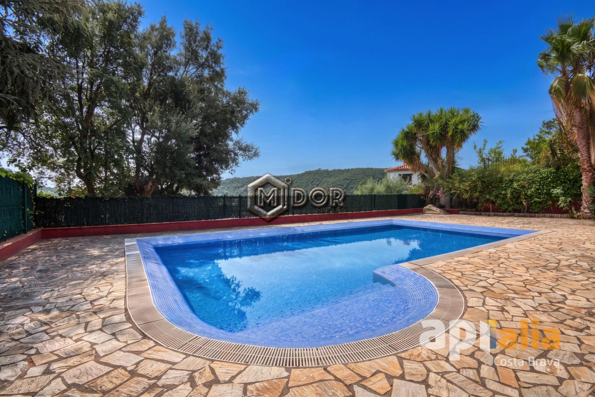 HOUSE WITH POOL IN CALONGE