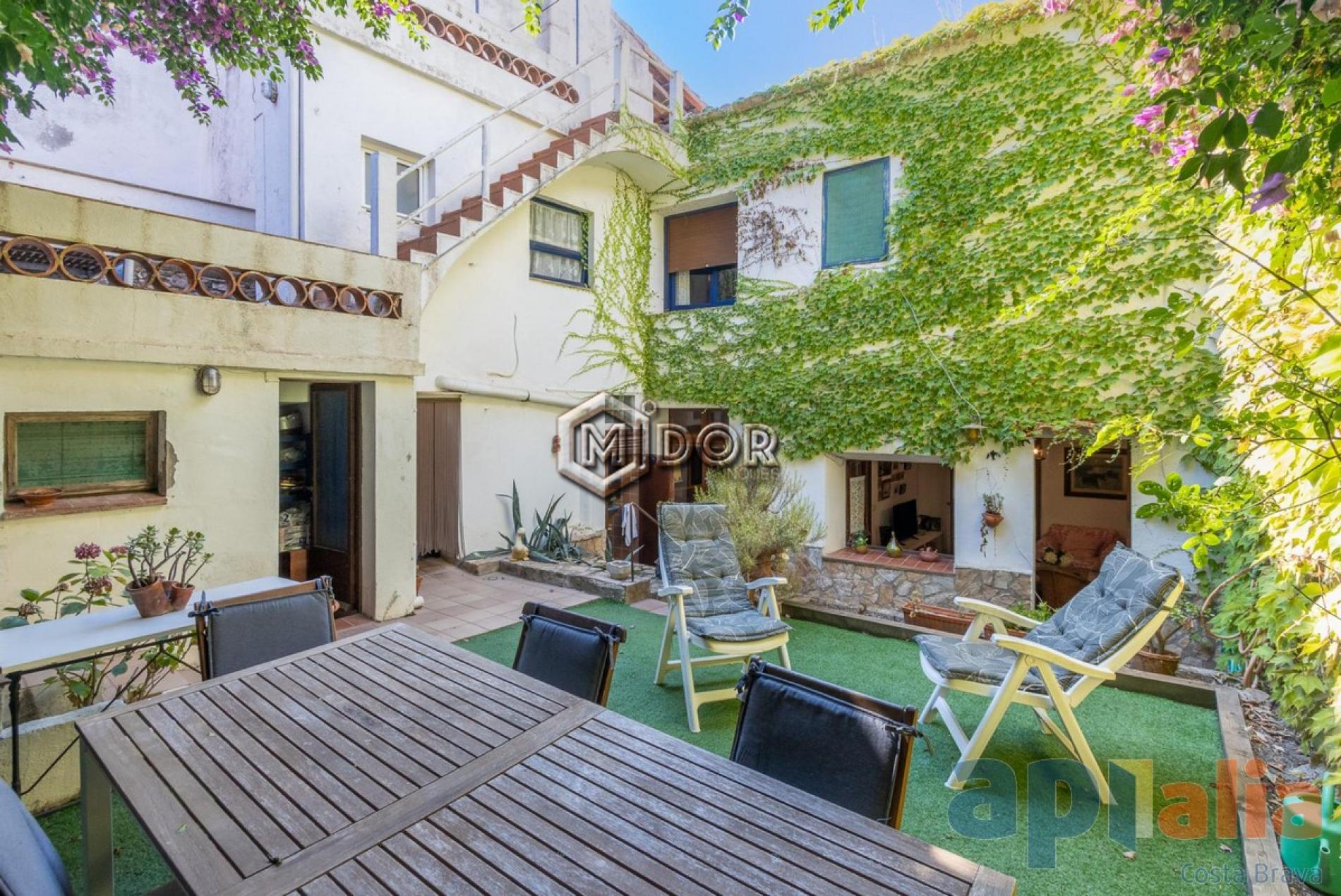 HISTORIC HOUSE IN THE HEART OF BEGUR