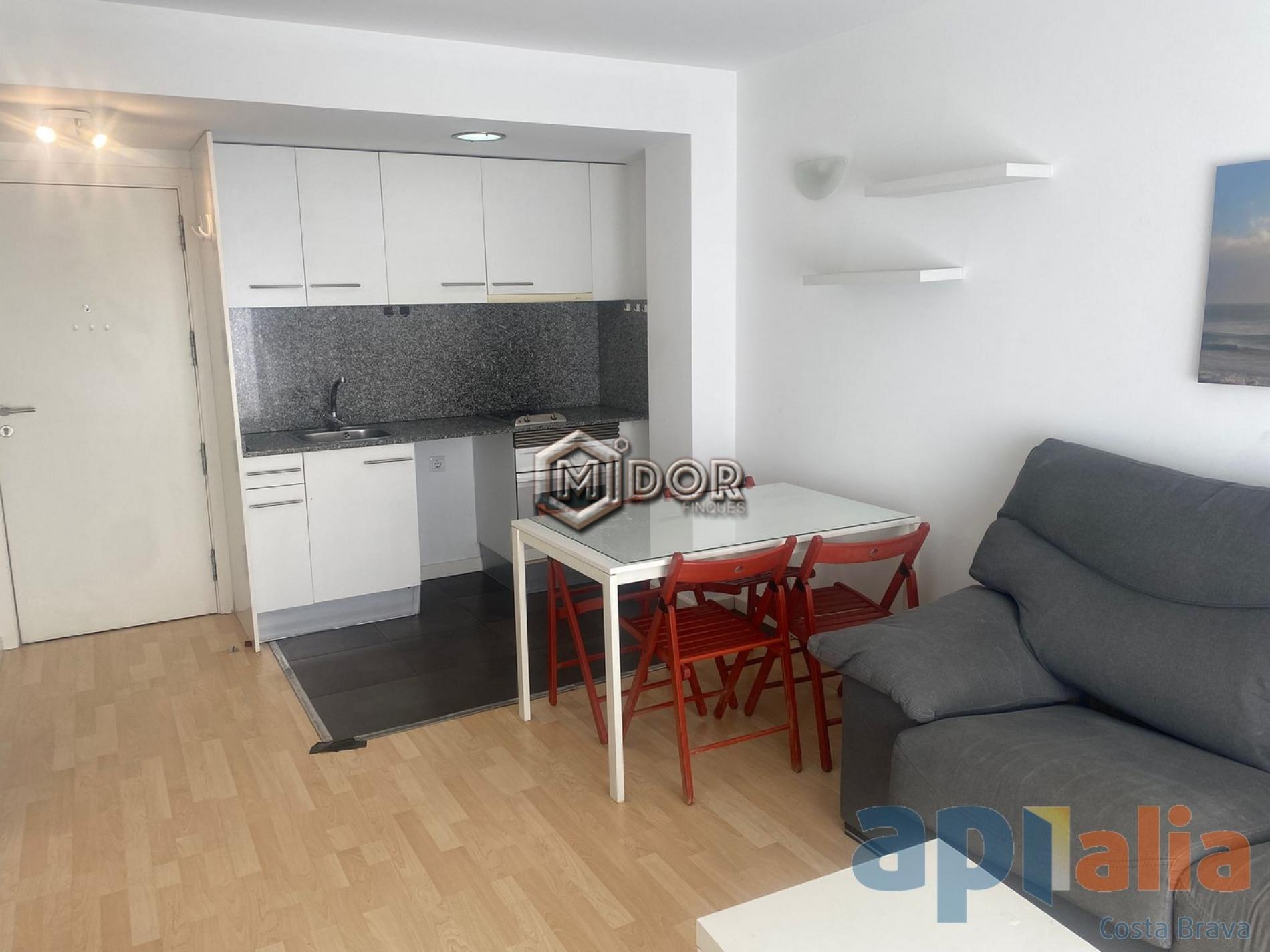 APARTMENT WITH TOURIST LICENCE IN PALAMÓS
