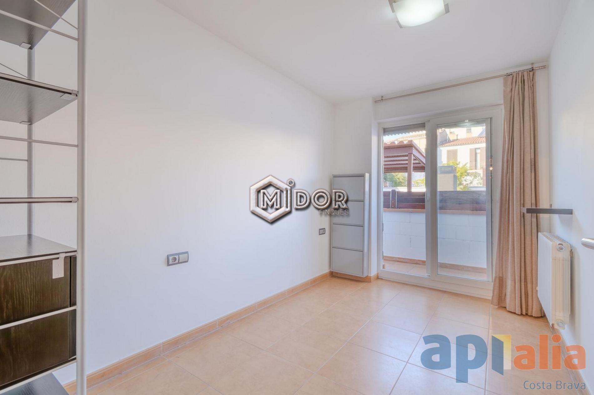 APARTMENT WITH TERRACE IN CASSA DE LA SELVA