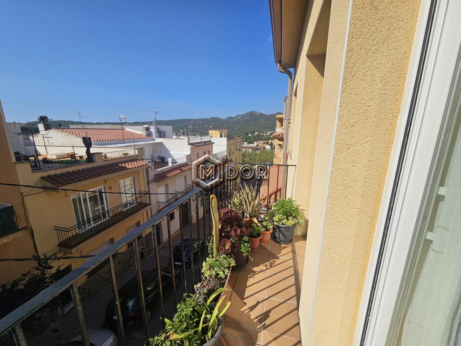AMPLI I LLUMINÓS APARTAMENT A SANT FELIU DE GUÍXOLS (ZONA ESCLAT)