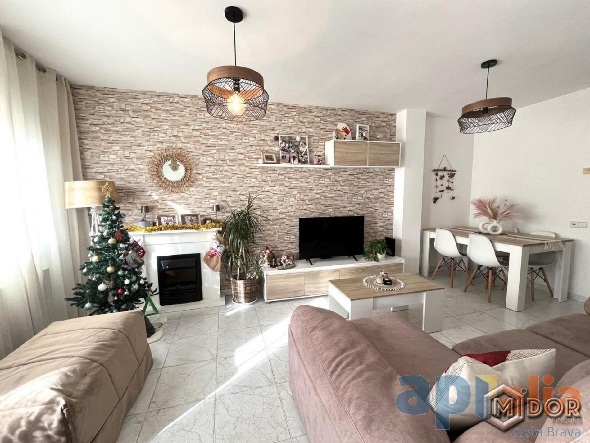 APARTAMENT A ZONA TEUA -ESTACIÓ
