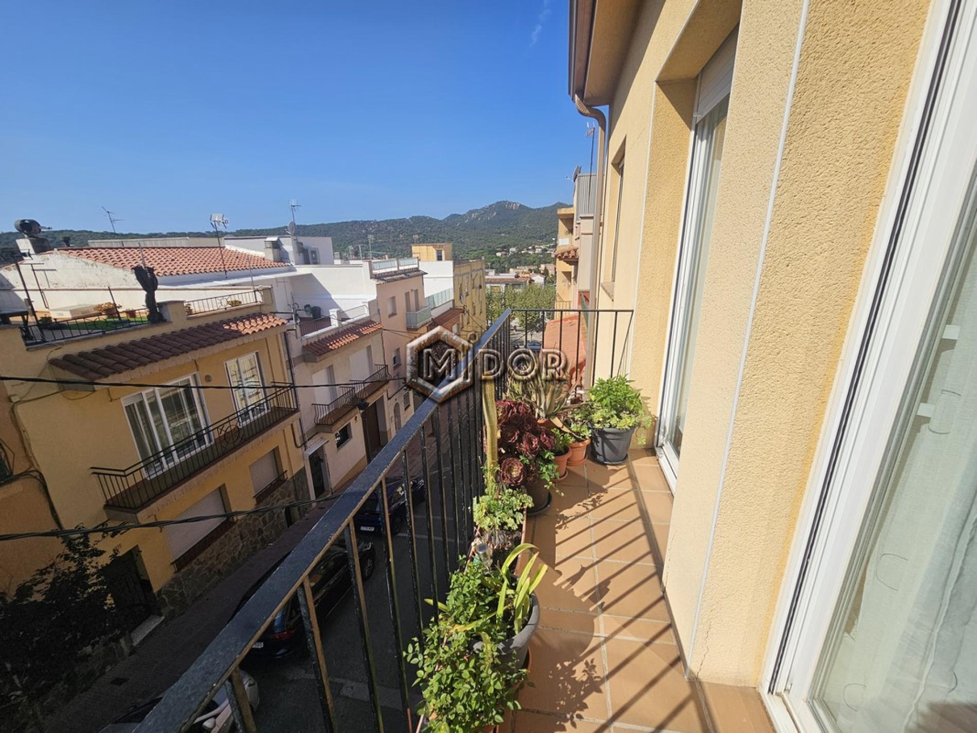 AMPLI I LLUMINÓS APARTAMENT A SANT FELIU DE GUÍXOLS (ZONA ESCLAT)