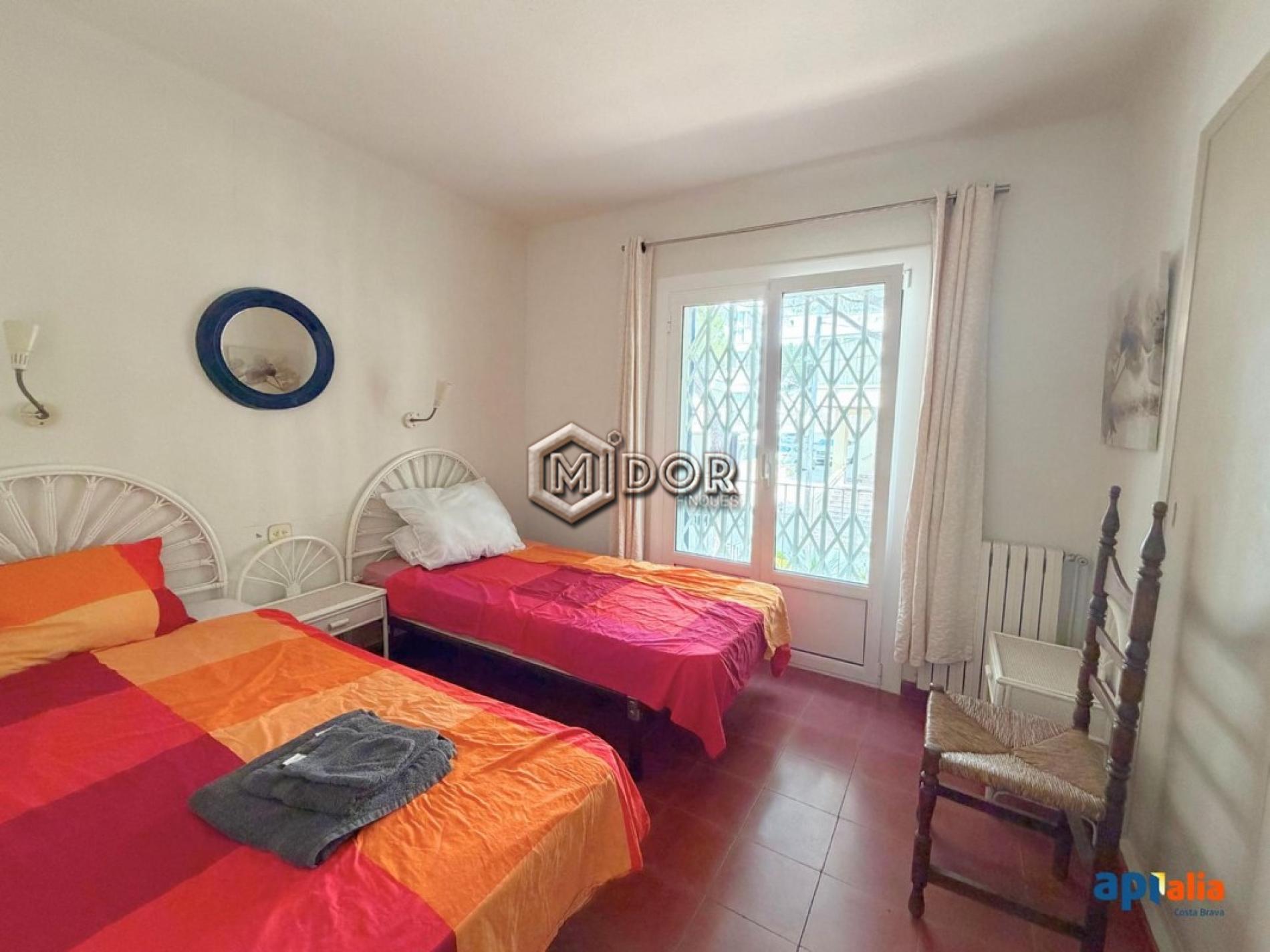 HOUSE WITH PRIVATE GARDEN AND 2 INDEPENDENT HOMES, SECOND LINE FROM THE SEA IN PLATJA D’ARO