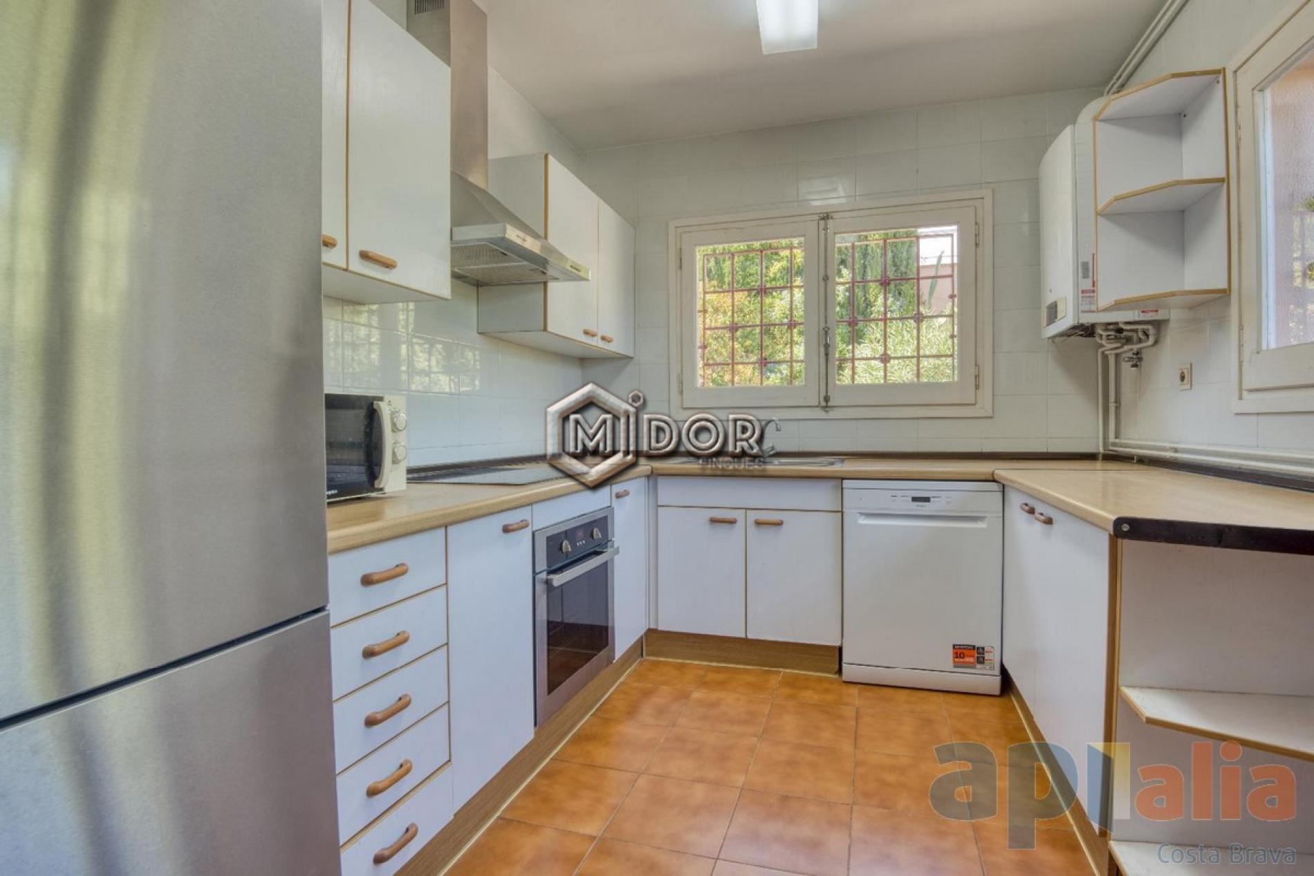 TOWNHOUSE WITH PRIVATE GARDEN IN S’AGARÓ