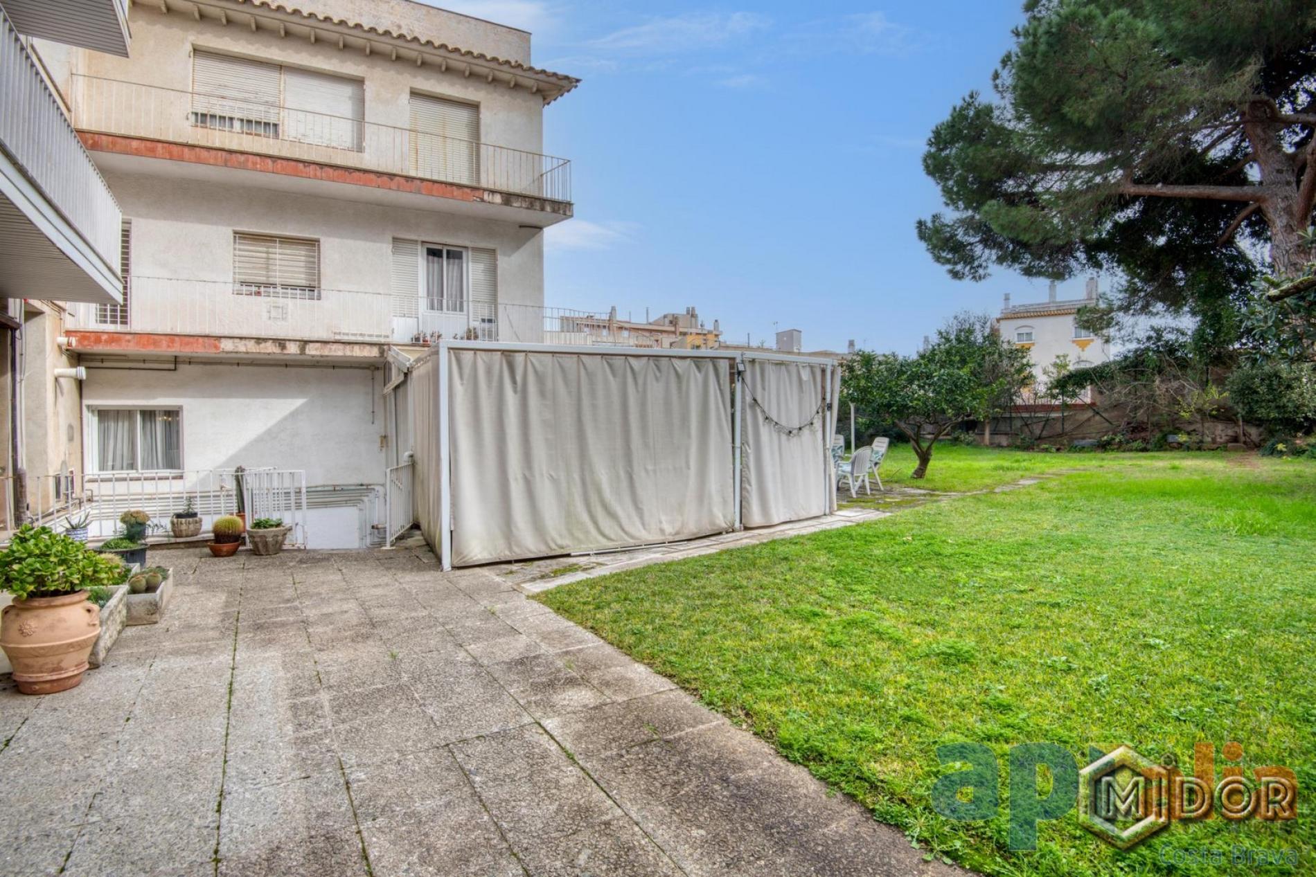 APARTAMENT PER REFORMAR A 170m DE LA PLATJA