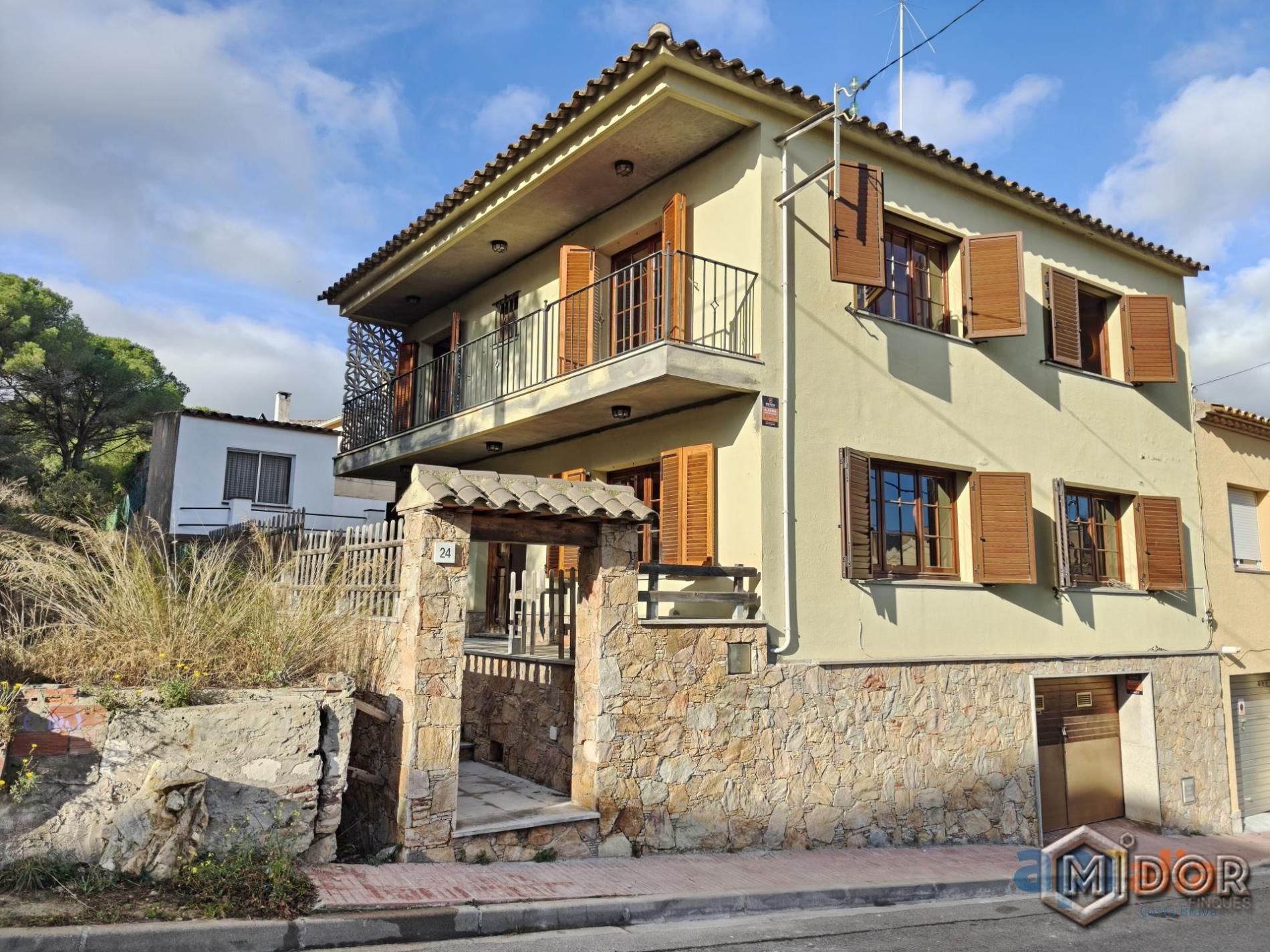 CASA A REFORMAR EN CALONGE