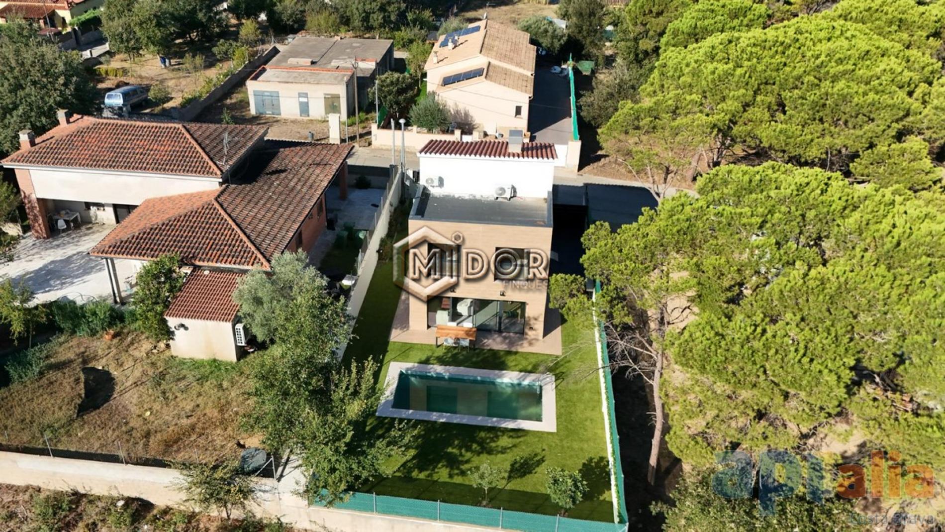 MODERN VILLA WITH PRIVATE POOL, GARAGE AND GARDEN IN CAN SOLÀ GROS II