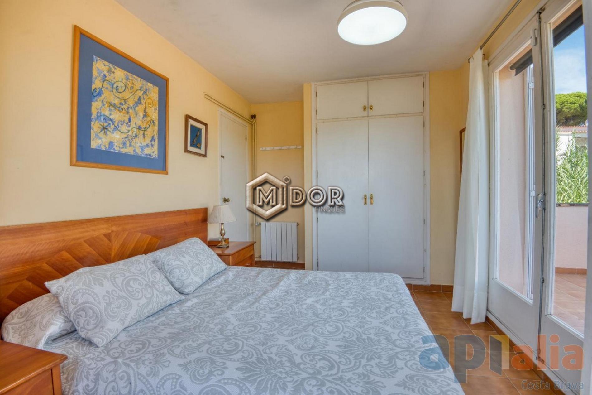 TOWNHOUSE WITH PRIVATE GARDEN IN S’AGARÓ