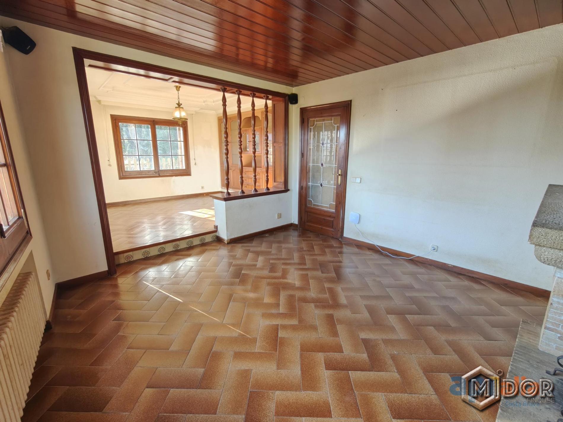 CASA A REFORMAR EN CALONGE